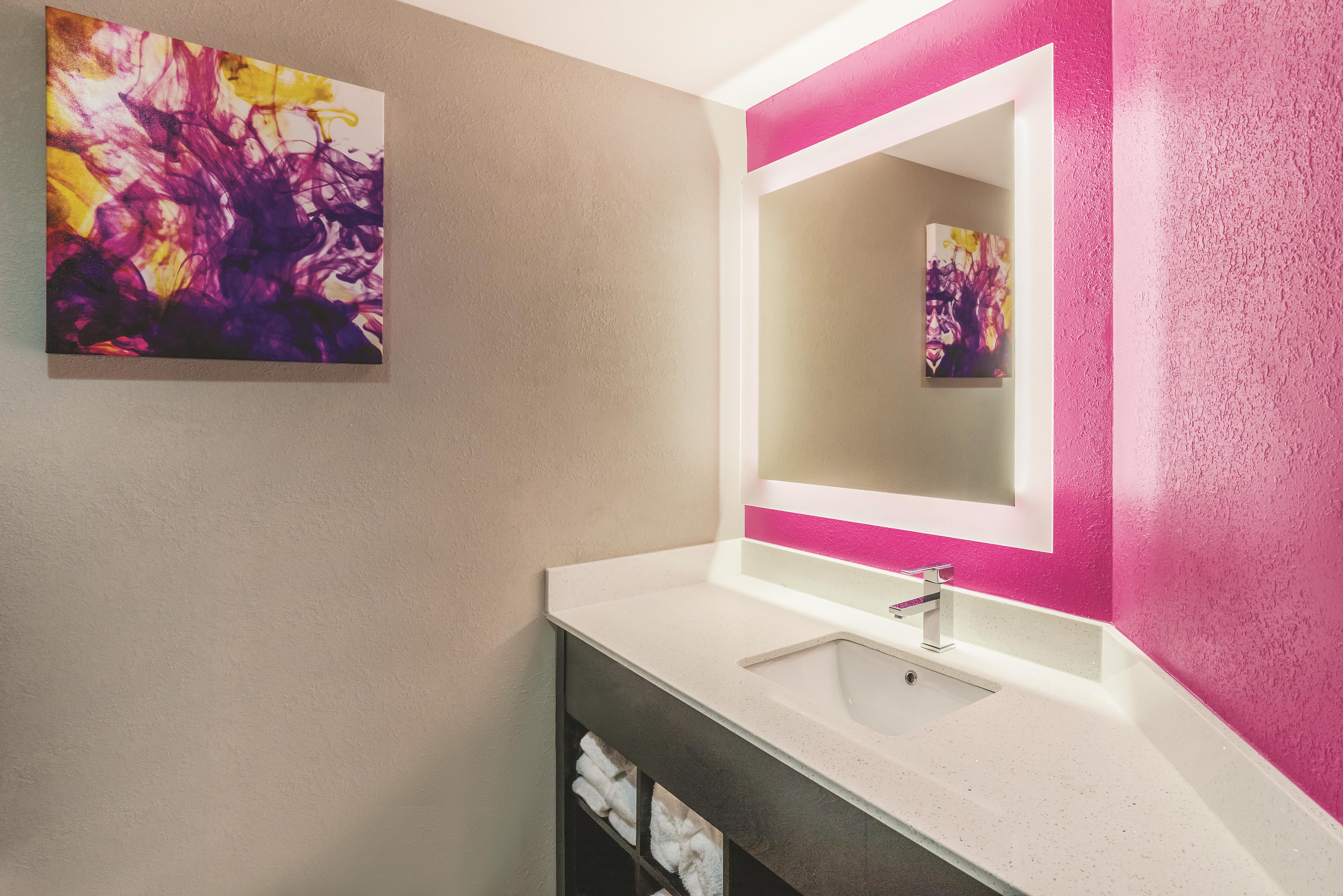 La Quinta Inn & Suites by Wyndham Chattanooga-Hamilton Place suite in Chattanooga, Tennessee