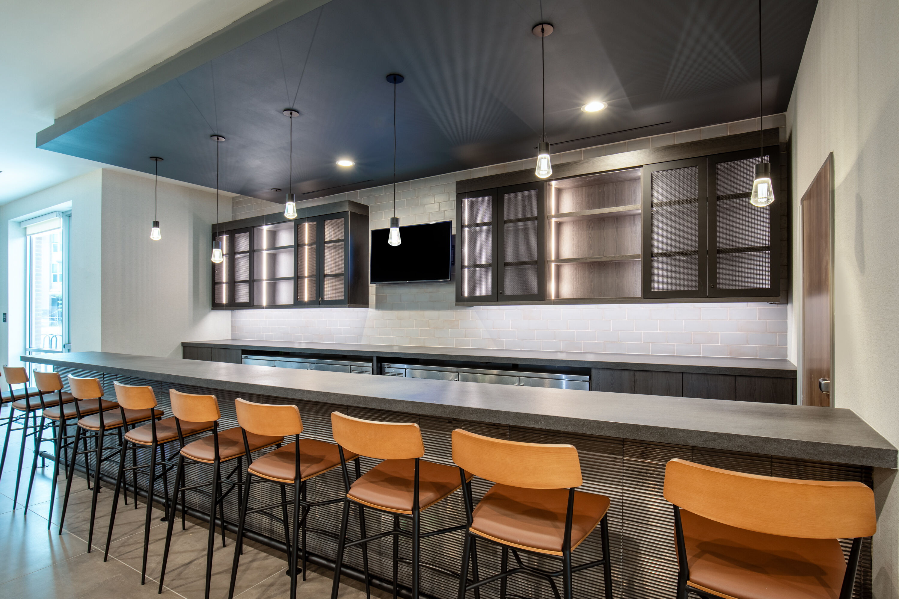 Bar at La Quinta Inn & Suites by Wyndham Chattanooga Downtown/South in Chattanooga, Tennessee