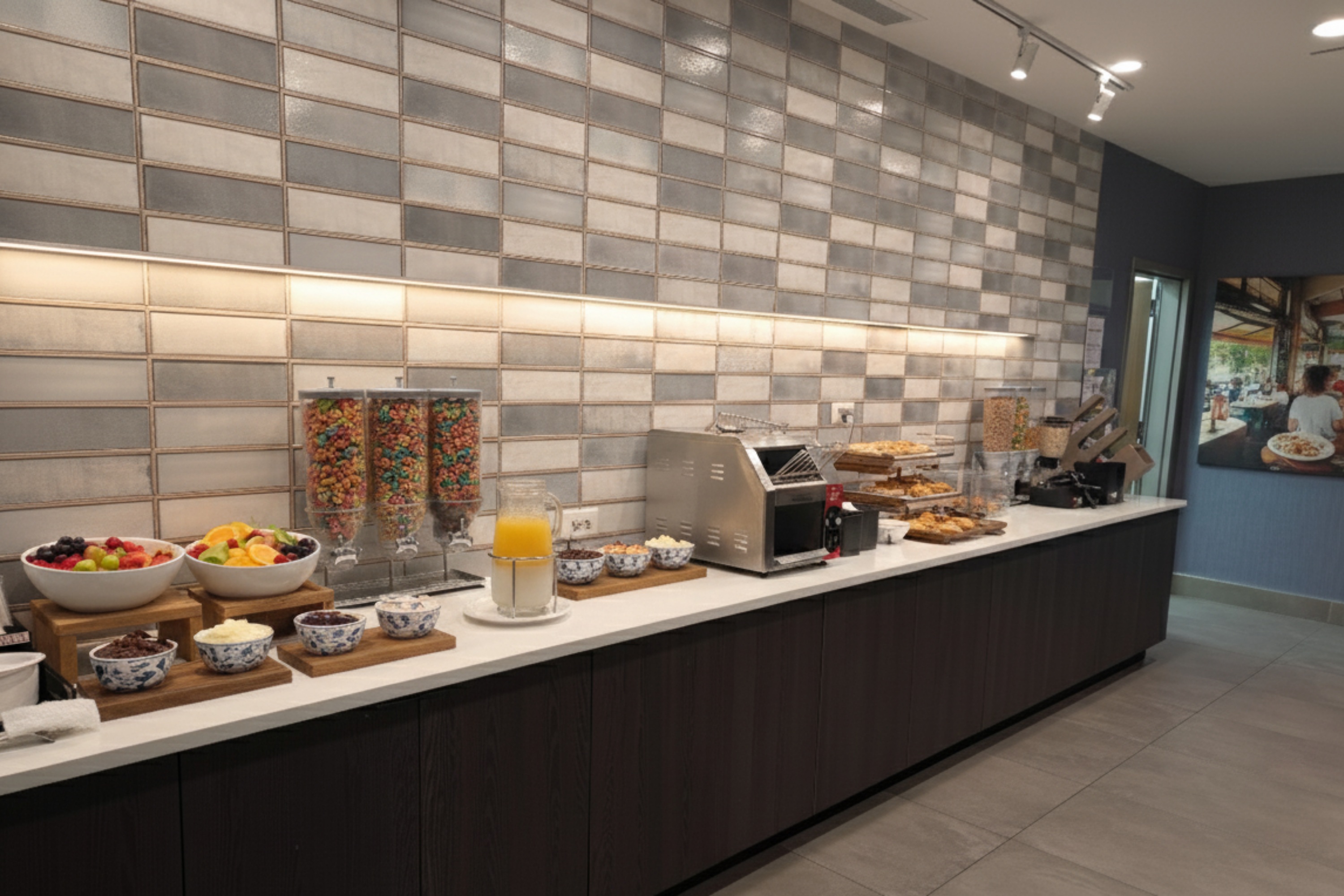 La Quinta Inn & Suites by Wyndham Chattanooga Downtown/South restaurant in Chattanooga, Tennessee