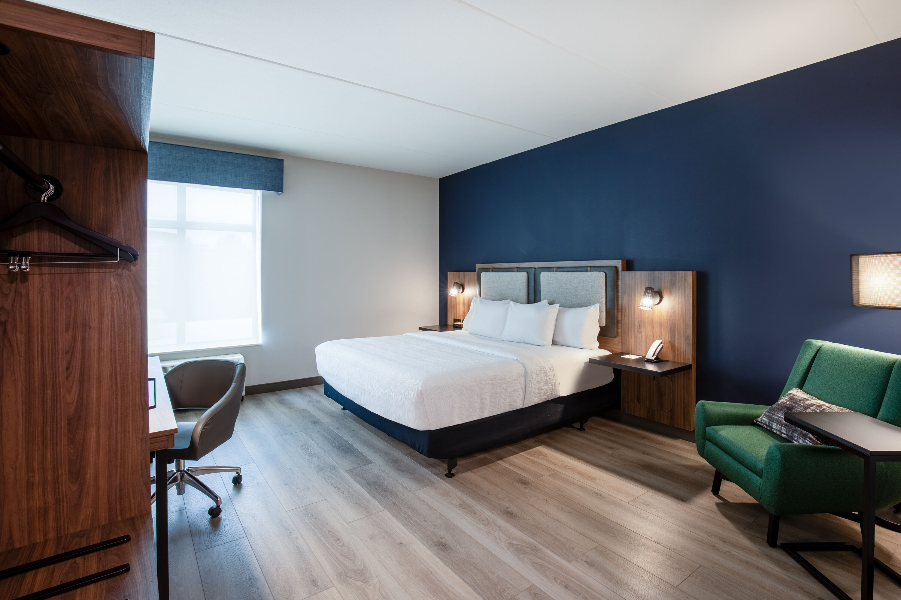 Guest room at the La Quinta Inn & Suites by Wyndham Chattanooga Downtown/South in Chattanooga, Tennessee