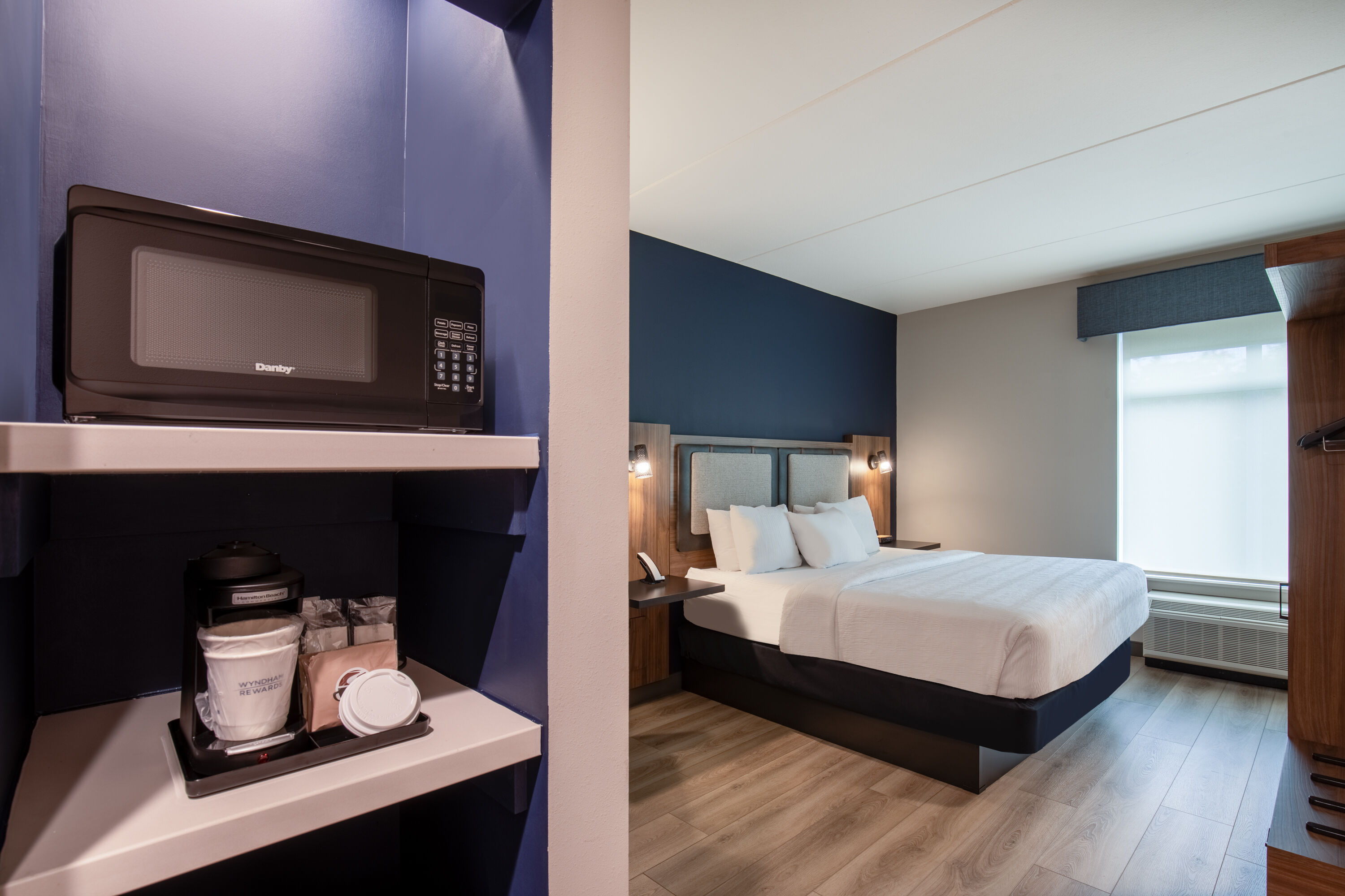 Guest room at the La Quinta Inn & Suites by Wyndham Chattanooga Downtown/South in Chattanooga, Tennessee