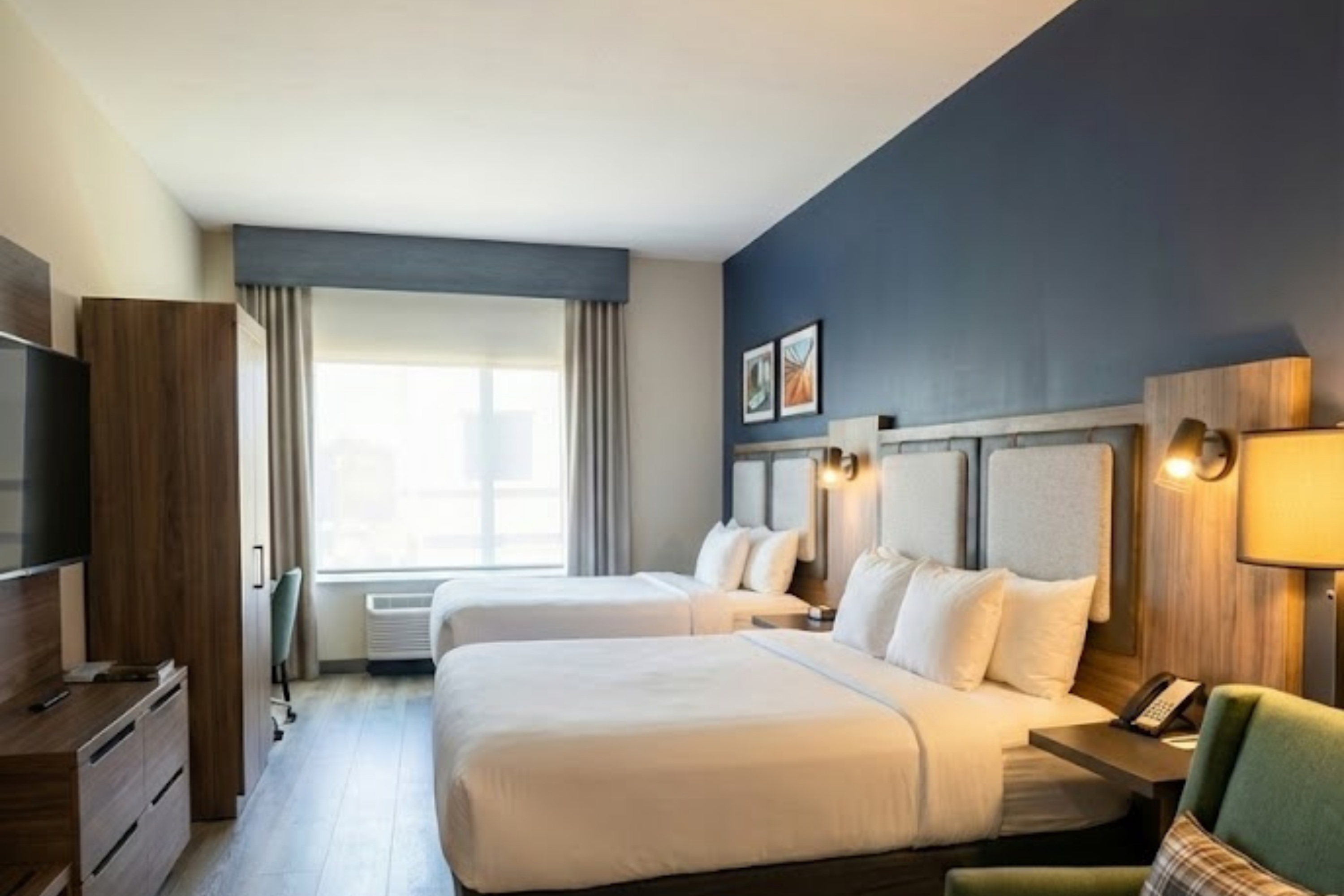 Guest room at the La Quinta Inn & Suites by Wyndham Chattanooga Downtown/South in Chattanooga, Tennessee