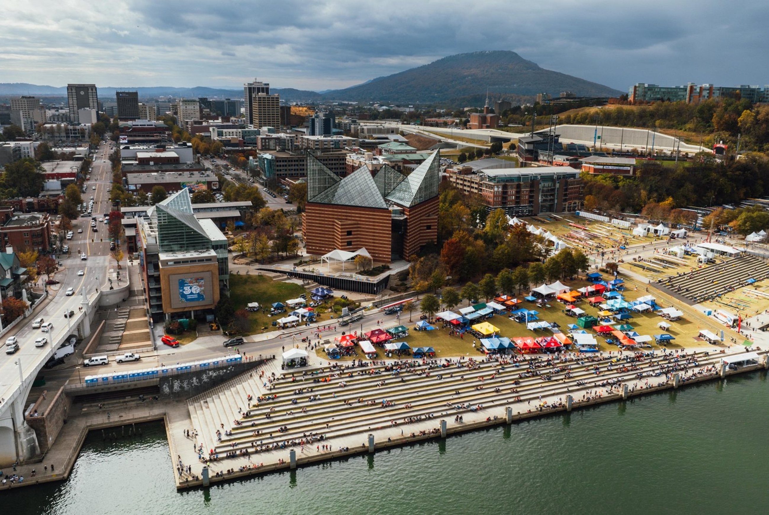 Property amenity at La Quinta Inn & Suites by Wyndham Chattanooga Downtown/South in Chattanooga, Tennessee