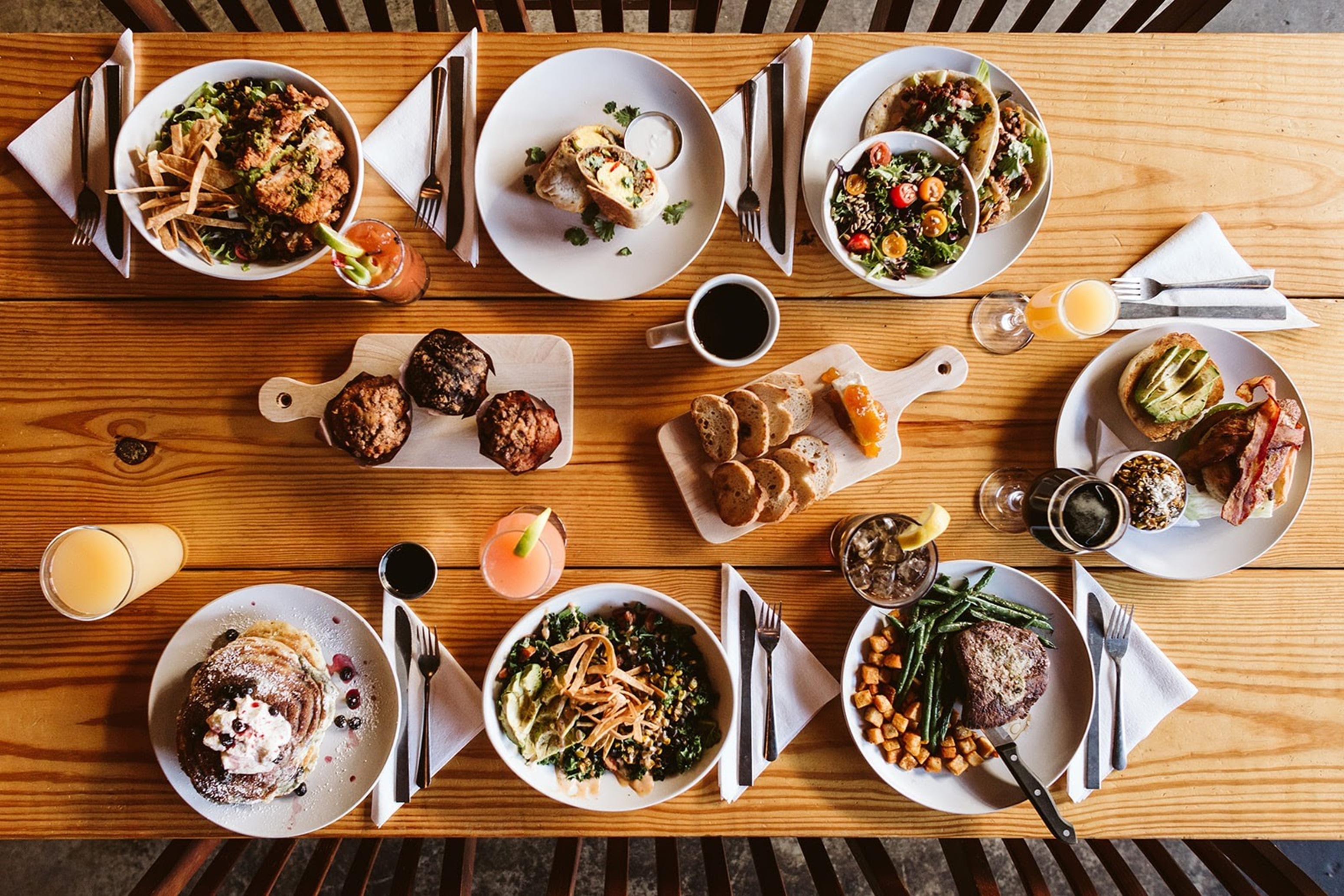 La Quinta Inn & Suites by Wyndham Chattanooga Downtown/South restaurant in Chattanooga, Tennessee