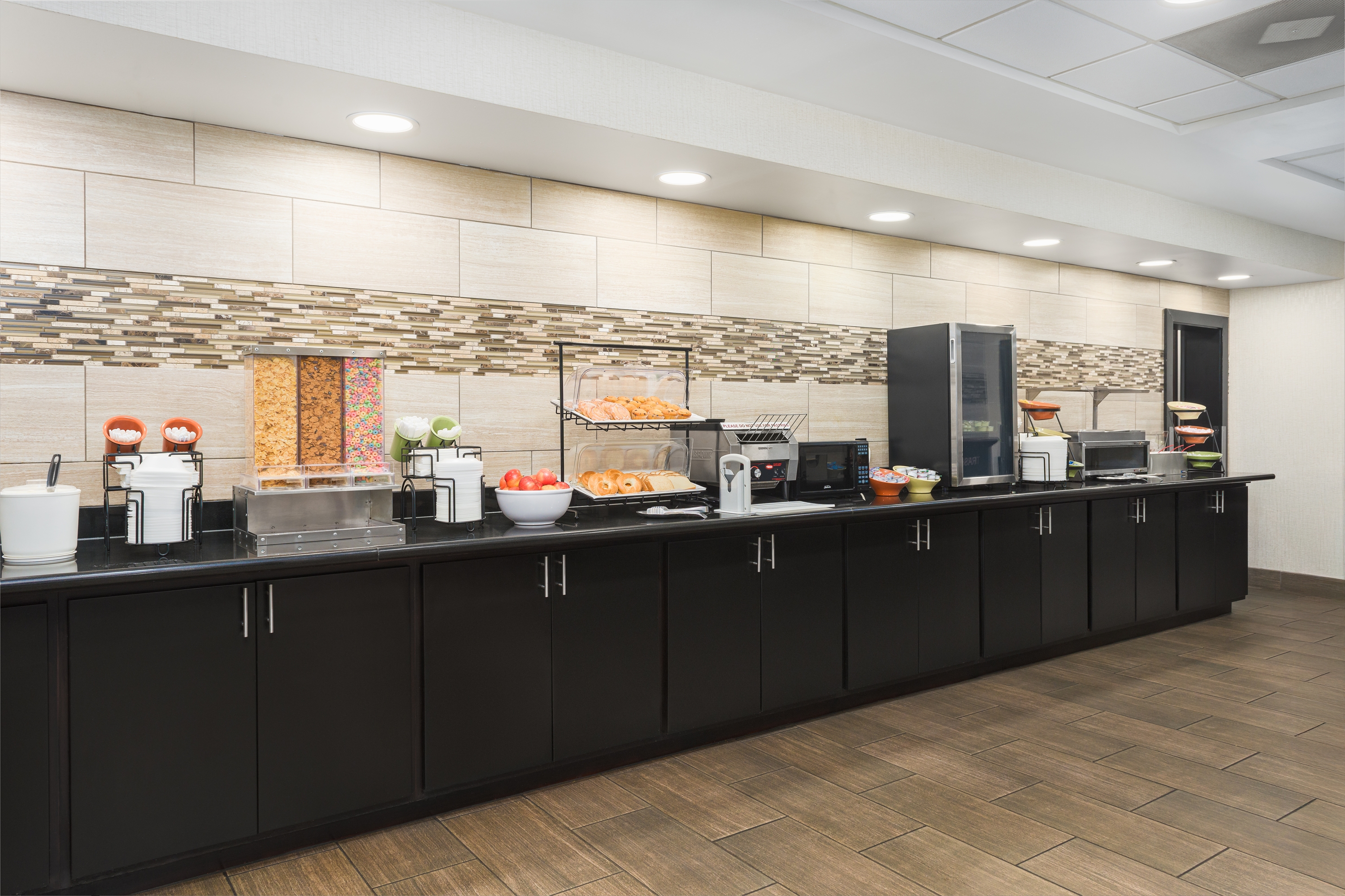 Free breakfast at La Quinta Inn & Suites by Wyndham Clarksville in Clarksville, Tennessee