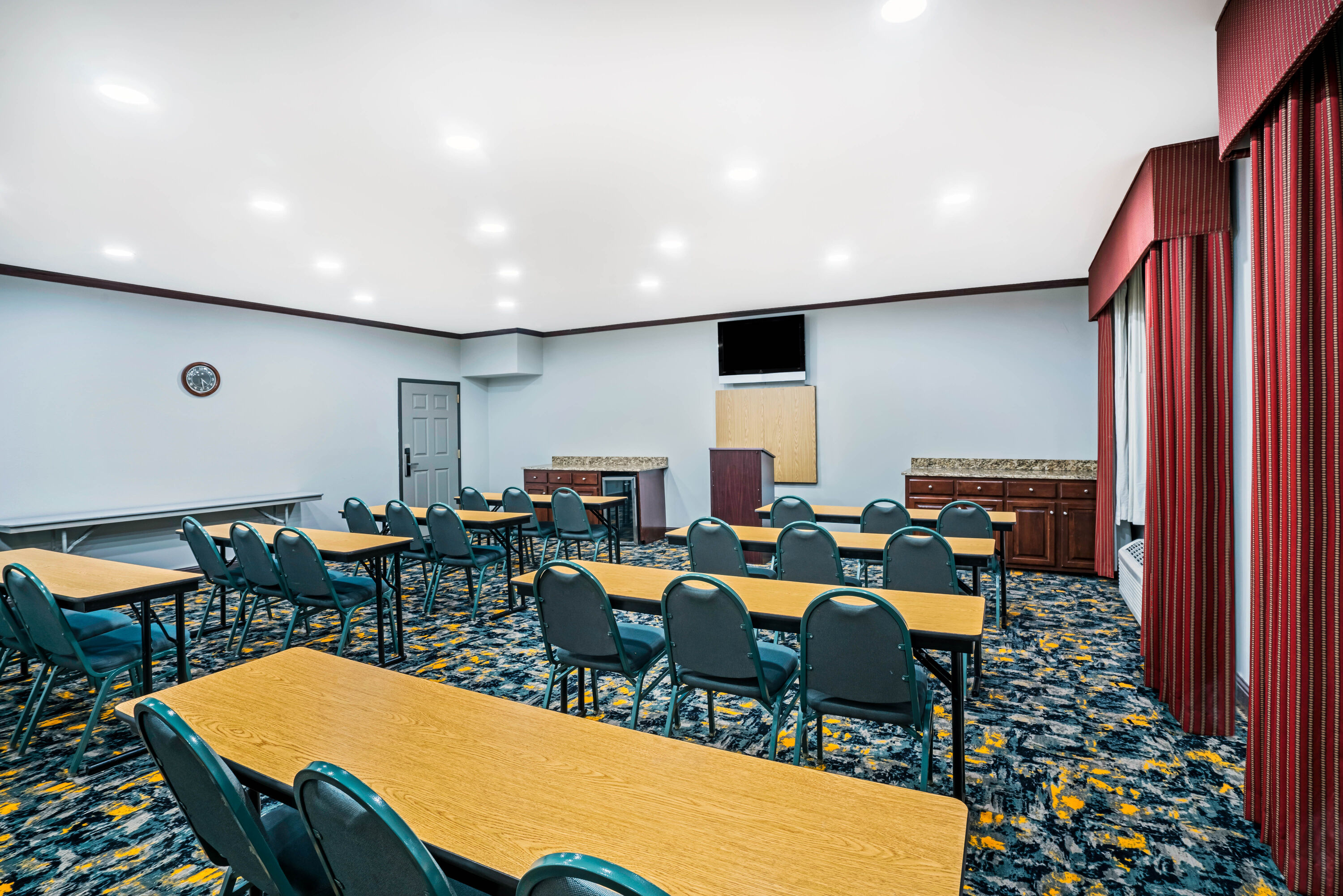 Meeting room at La Quinta Inn & Suites by Wyndham Cookeville in Cookeville, Tennessee