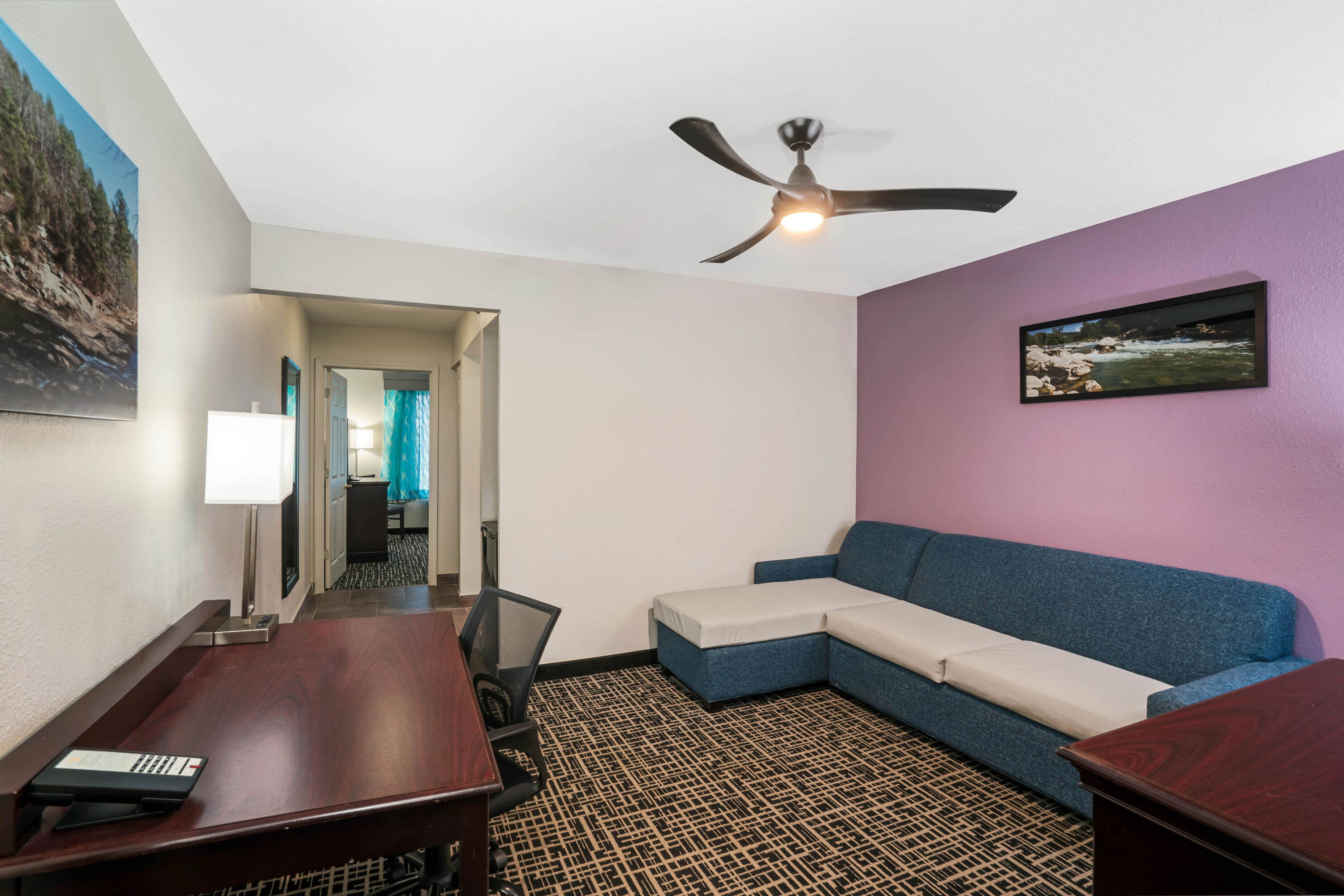 La Quinta Inn & Suites by Wyndham Cookeville suite in Cookeville, Tennessee