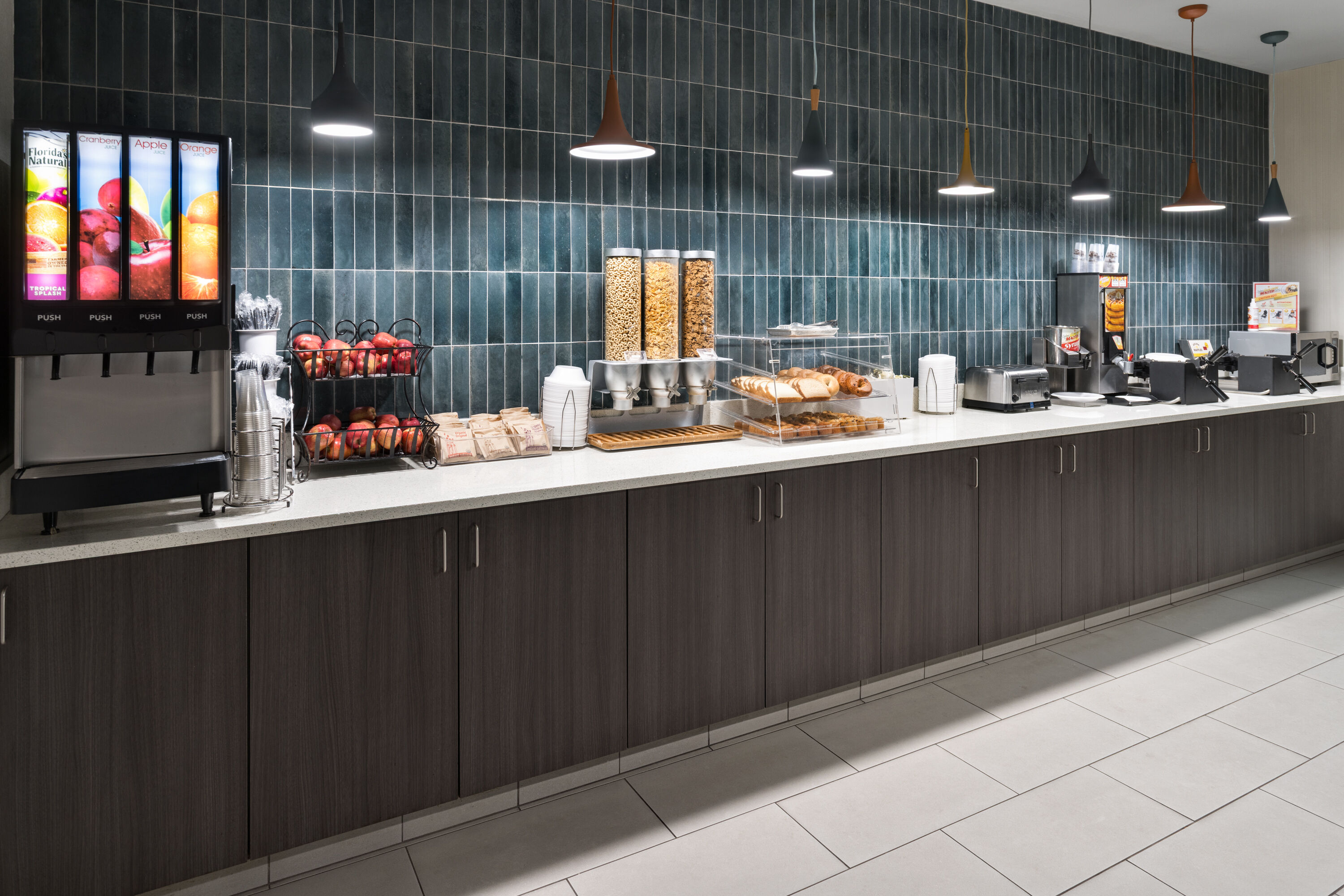 Free breakfast at La Quinta Inn & Suites by Wyndham Chattanooga - East Ridge in East Ridge, Tennessee