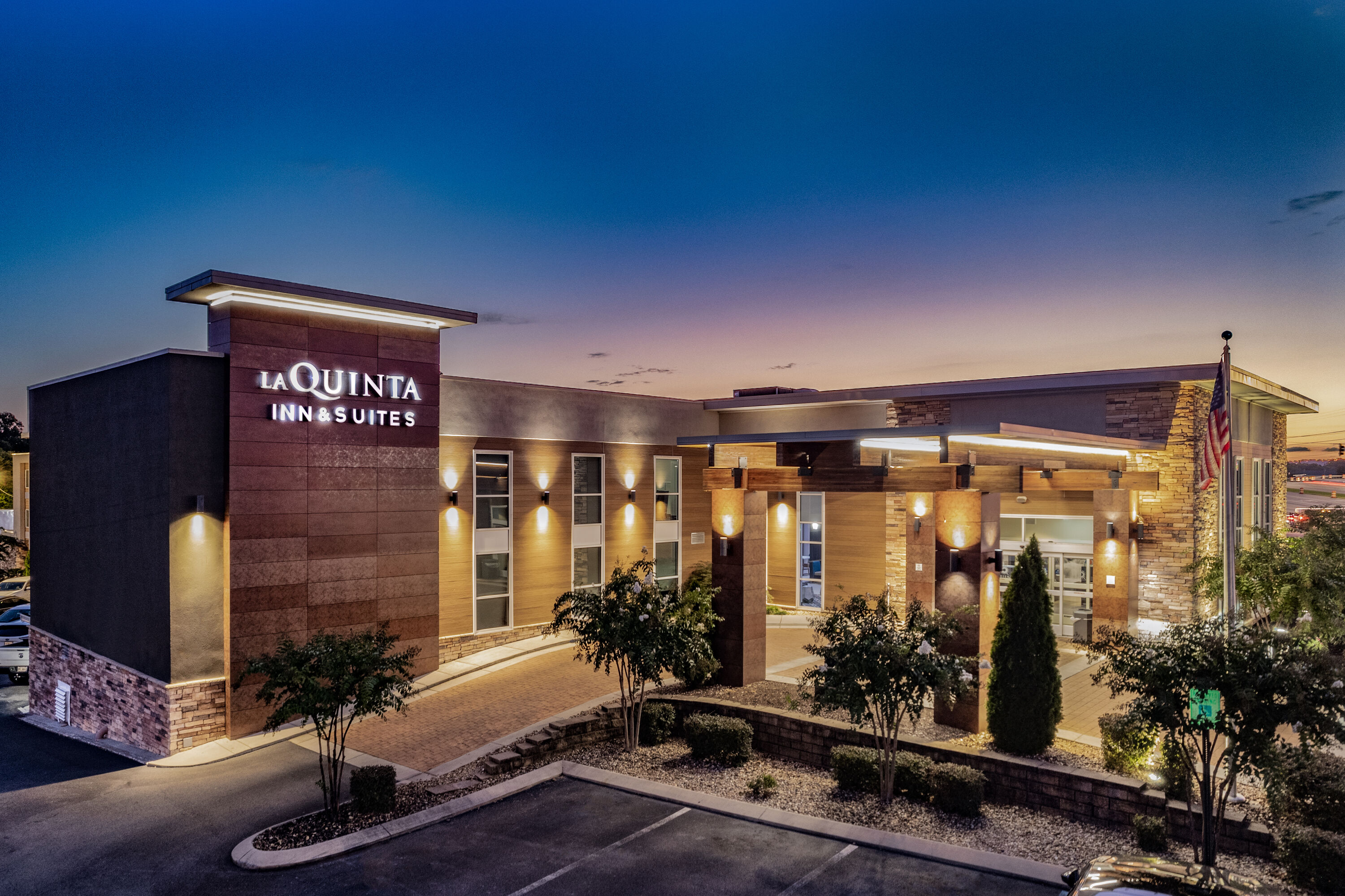 Exterior Dusk Image of La Quinta Inn & Suites by Wyndham Chattanooga - East Ridge hotel in East Ridge, Tennessee