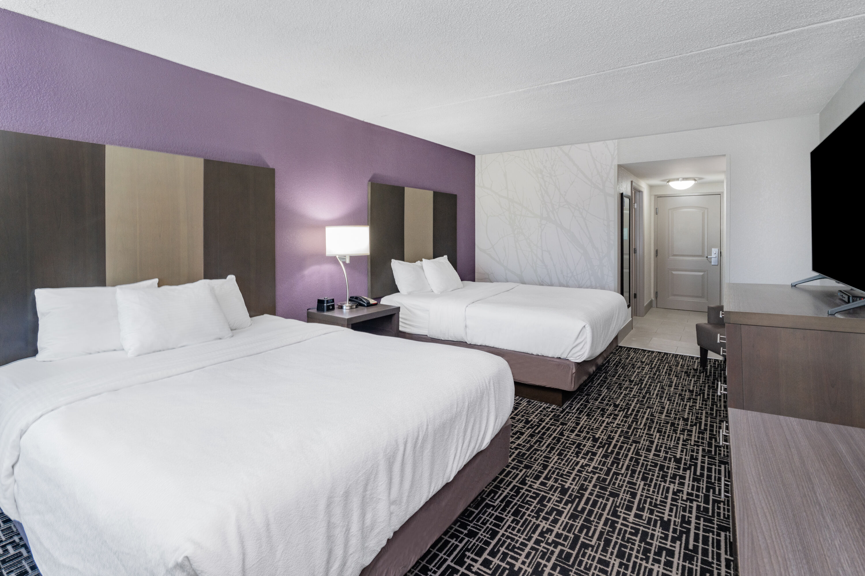 Guest room at the La Quinta Inn & Suites by Wyndham Chattanooga - East Ridge in East Ridge, Tennessee