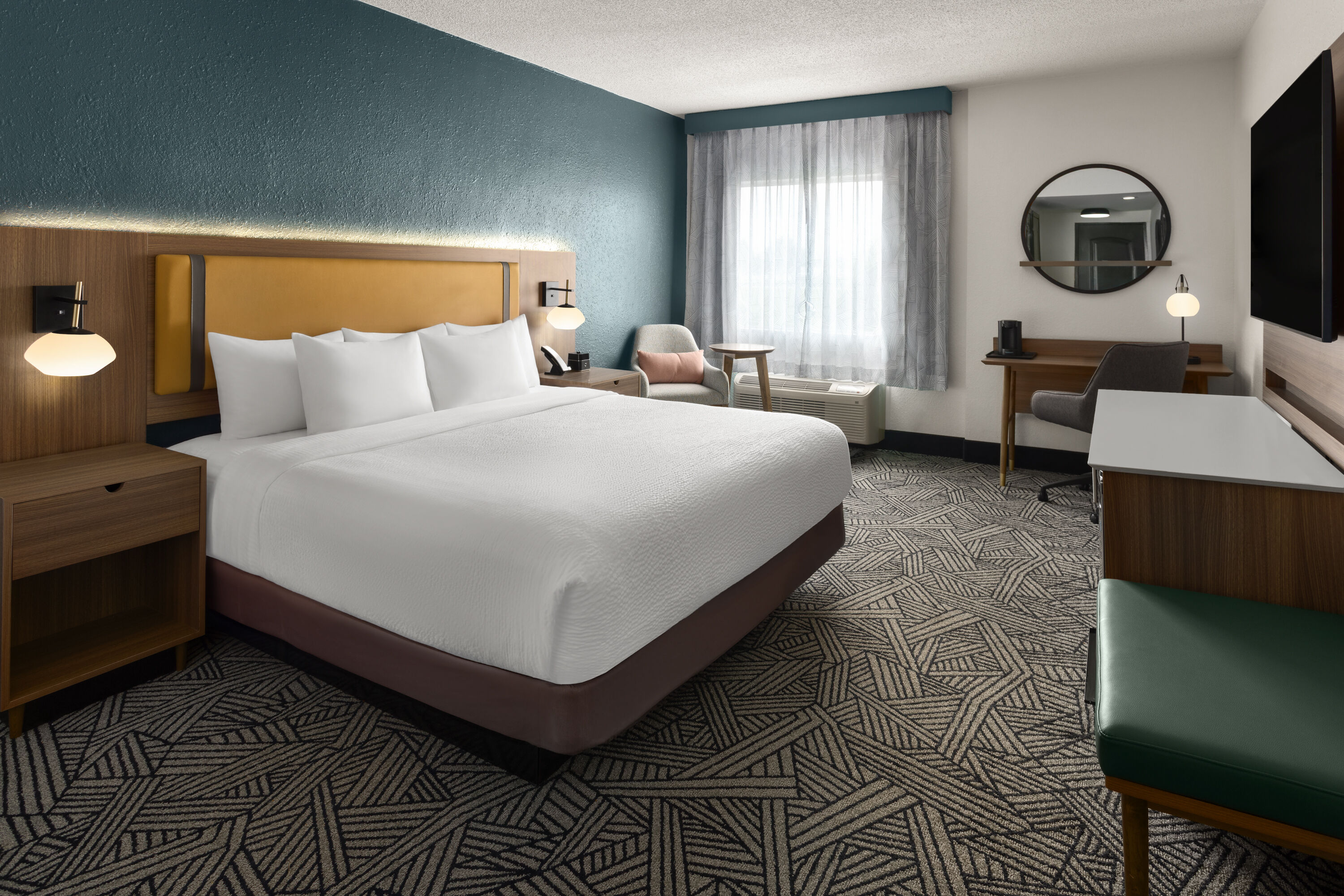 Guest room at the La Quinta Inn & Suites by Wyndham Chattanooga - East Ridge in East Ridge, Tennessee
