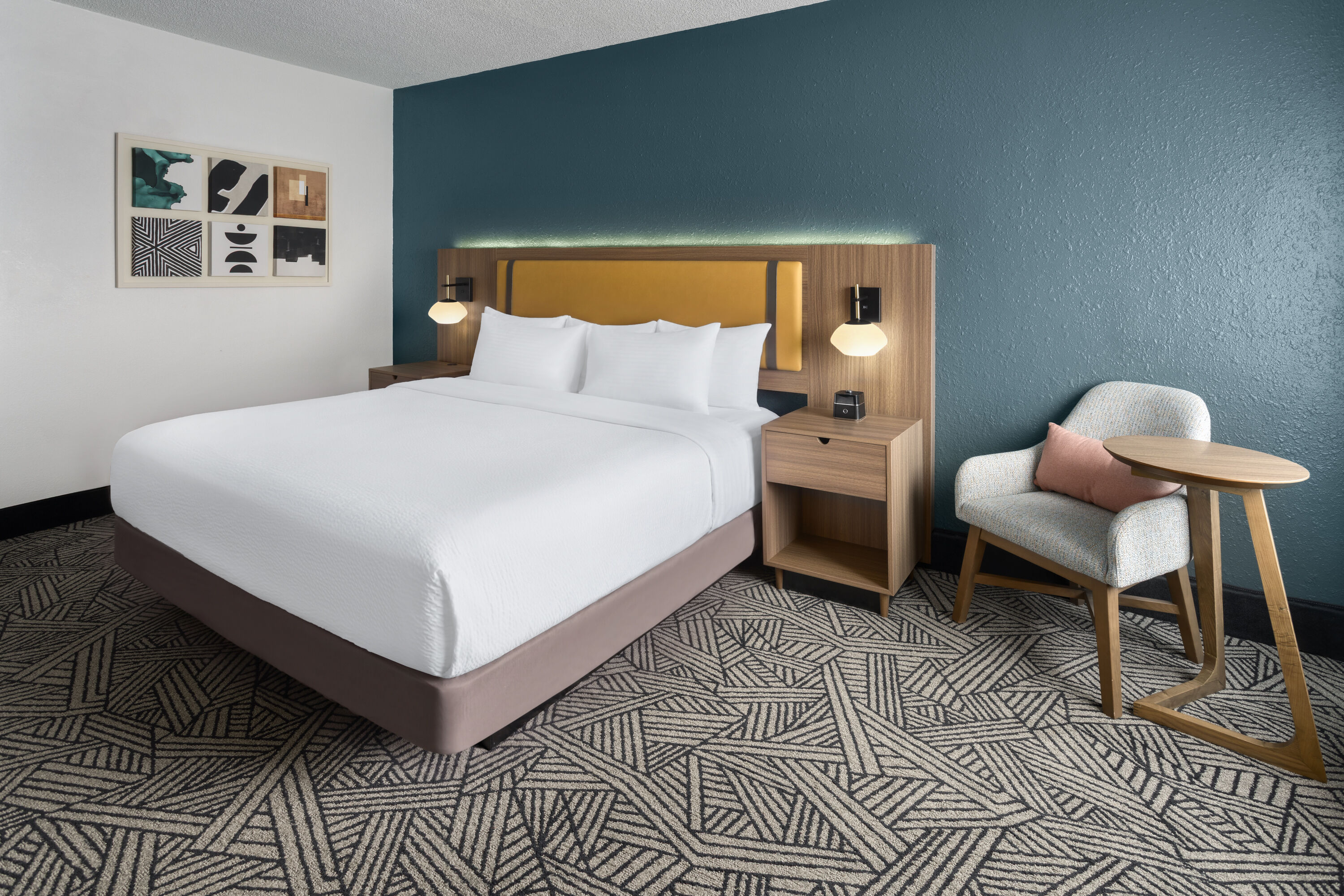 Guest room at the La Quinta Inn & Suites by Wyndham Chattanooga - East Ridge in East Ridge, Tennessee