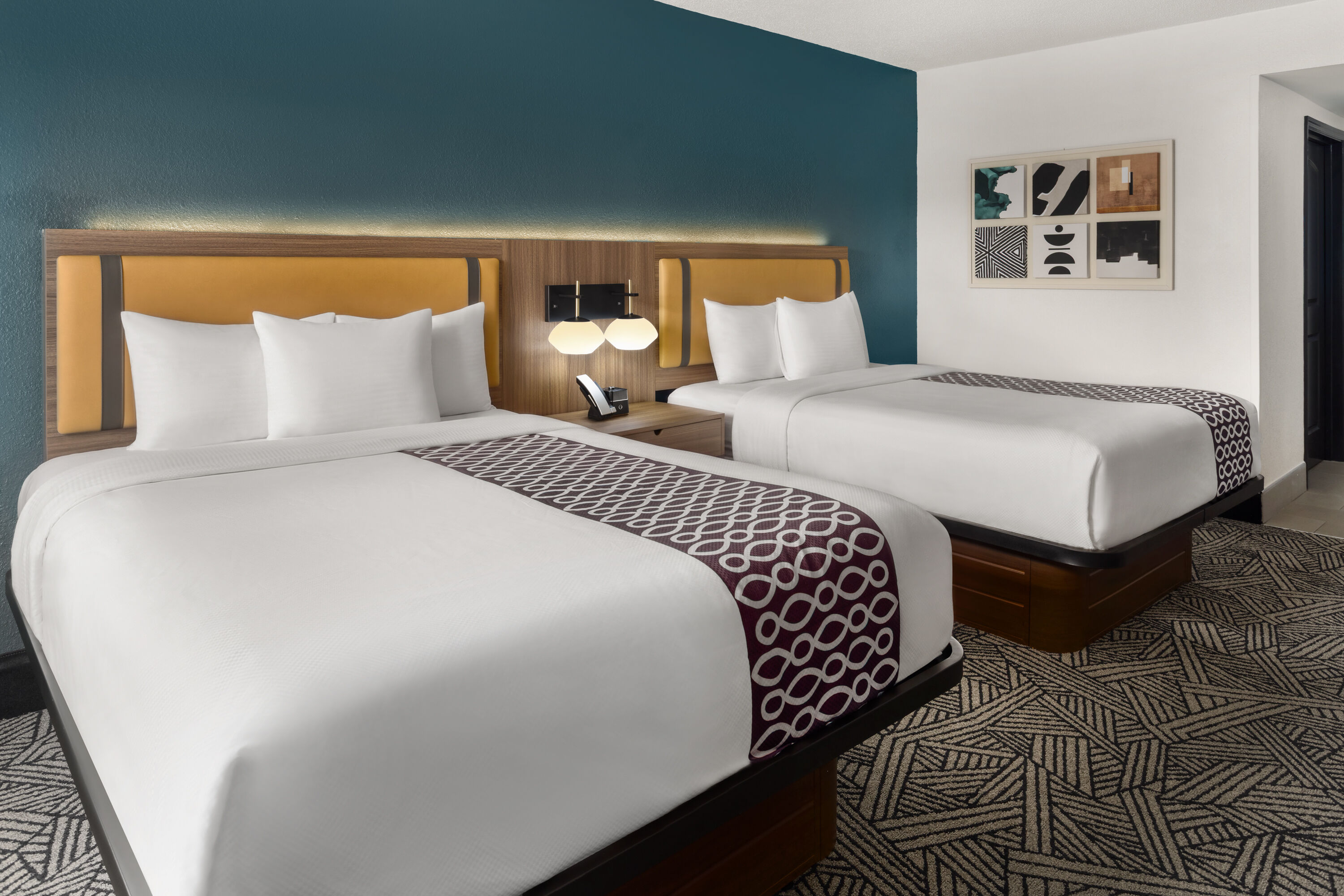 Guest room at the La Quinta Inn & Suites by Wyndham Chattanooga - East Ridge in East Ridge, Tennessee