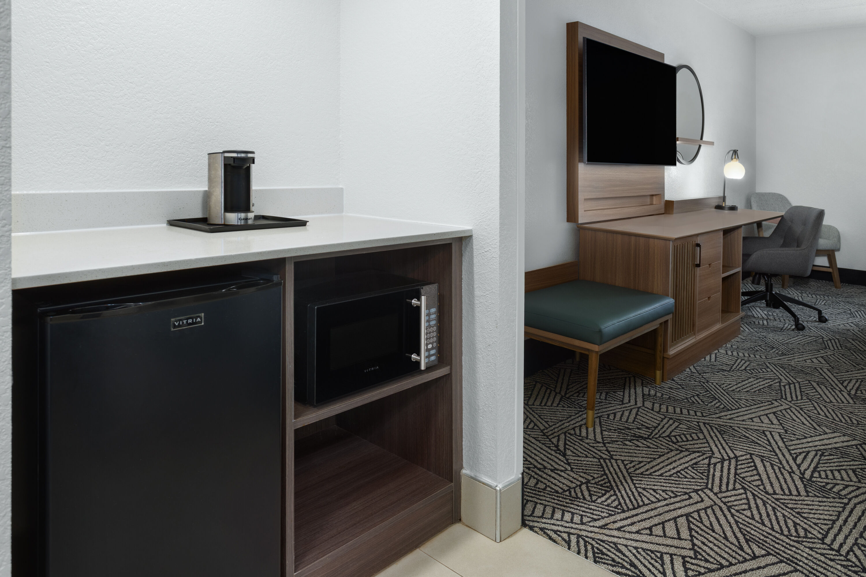 Guest room at the La Quinta Inn & Suites by Wyndham Chattanooga - East Ridge in East Ridge, Tennessee