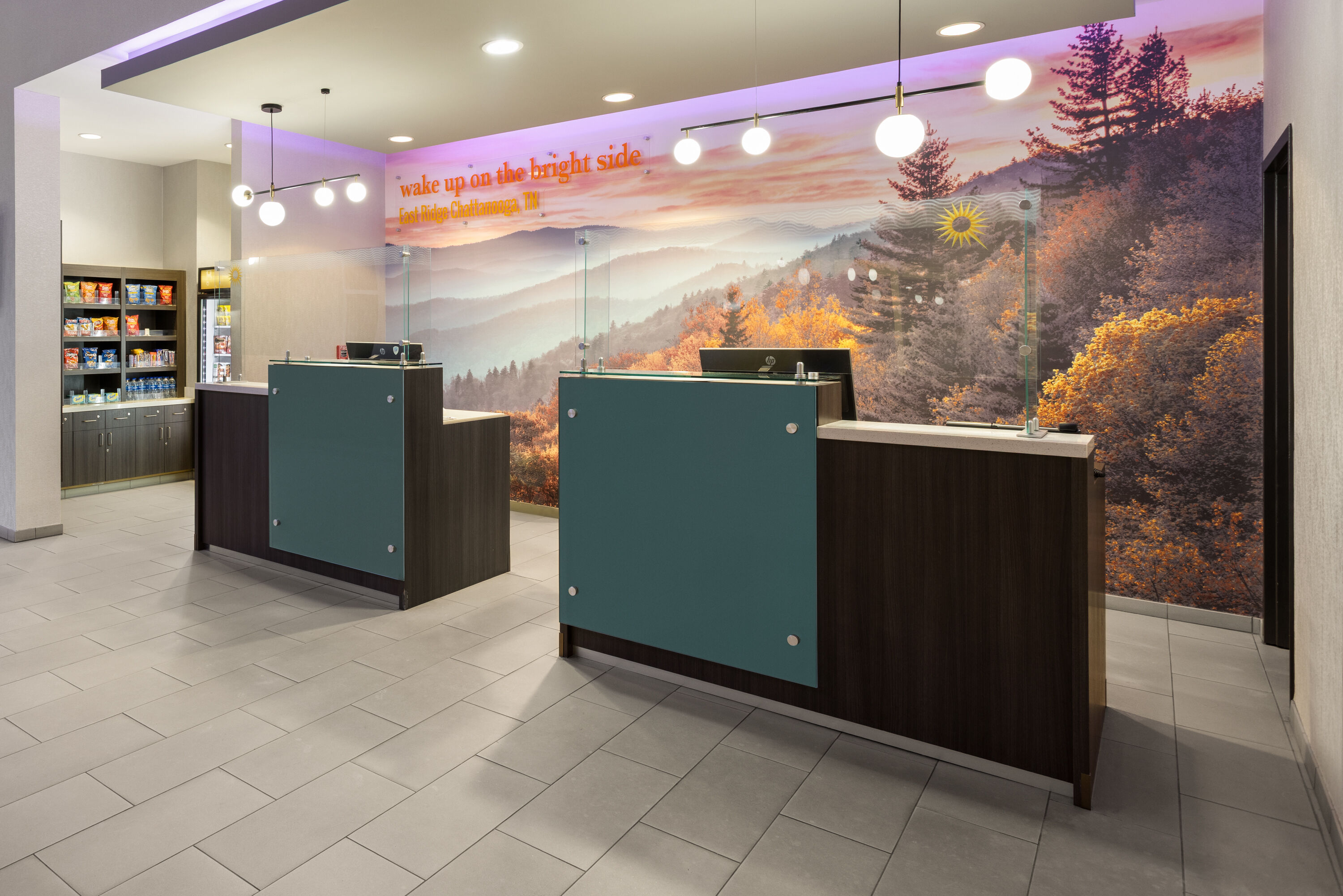 La Quinta Inn & Suites by Wyndham Chattanooga - East Ridge reception in East Ridge, Tennessee