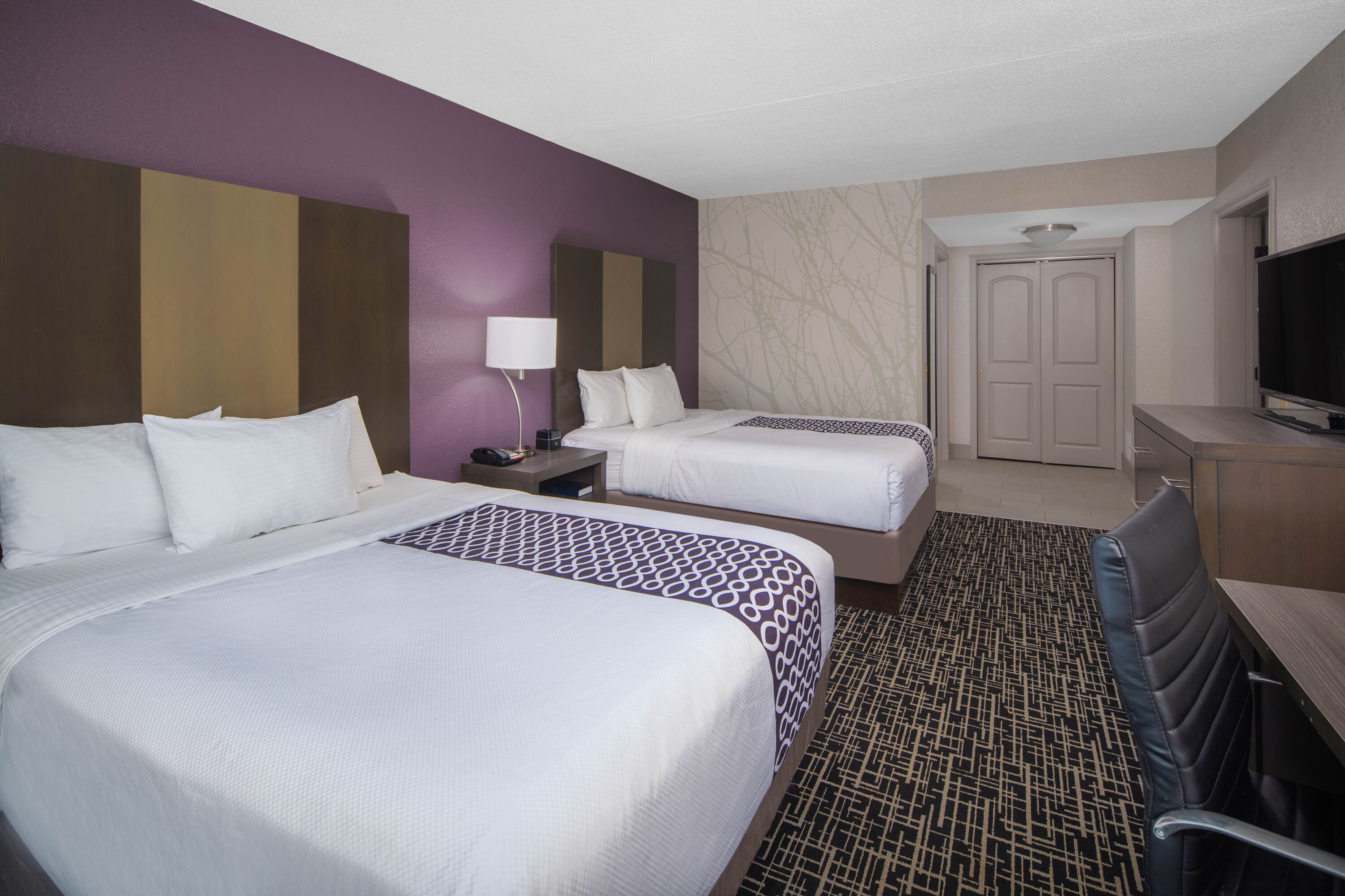 La Quinta Inn & Suites by Wyndham Chattanooga - East Ridge suite in East Ridge, Tennessee