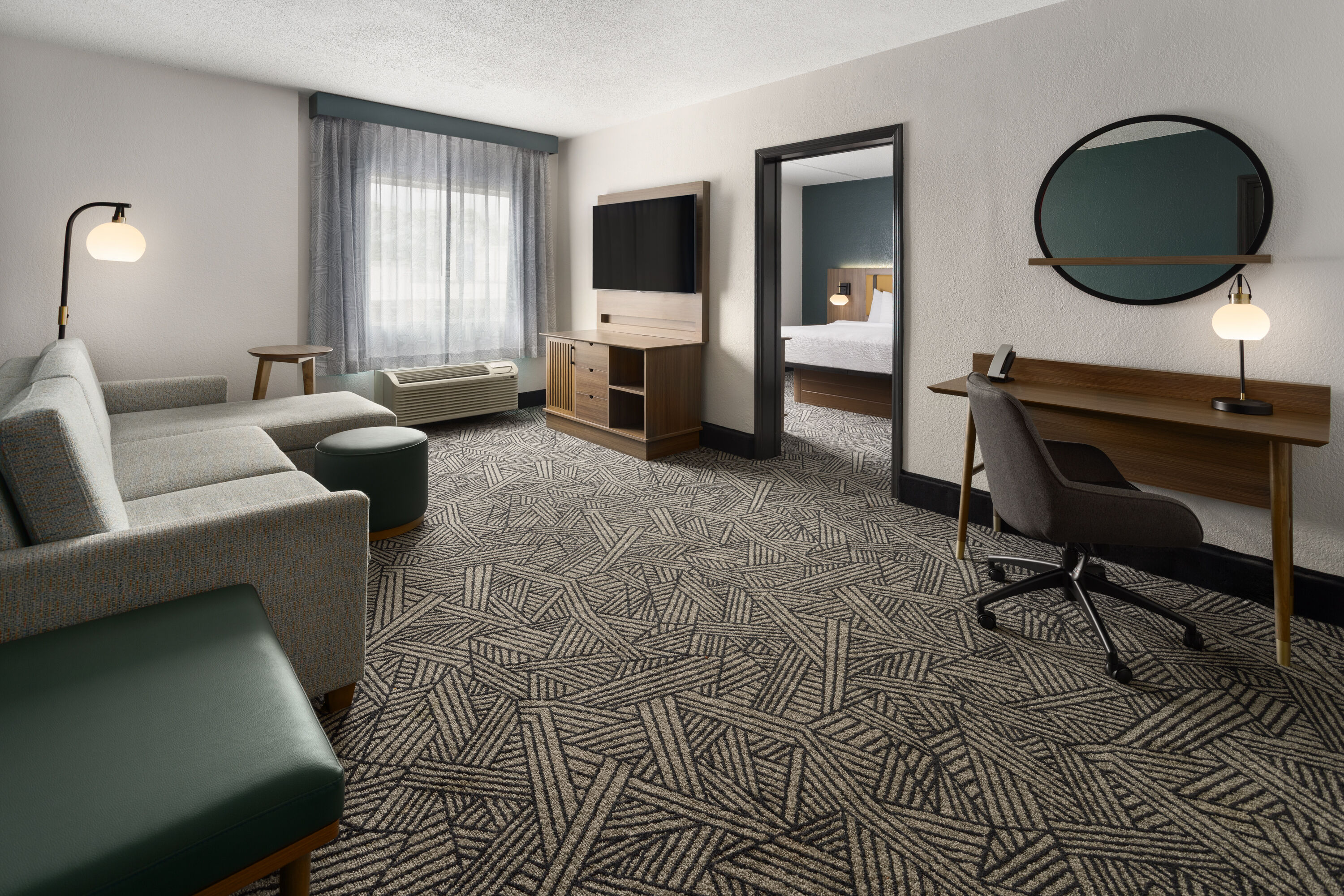 La Quinta Inn & Suites by Wyndham Chattanooga - East Ridge suite in East Ridge, Tennessee