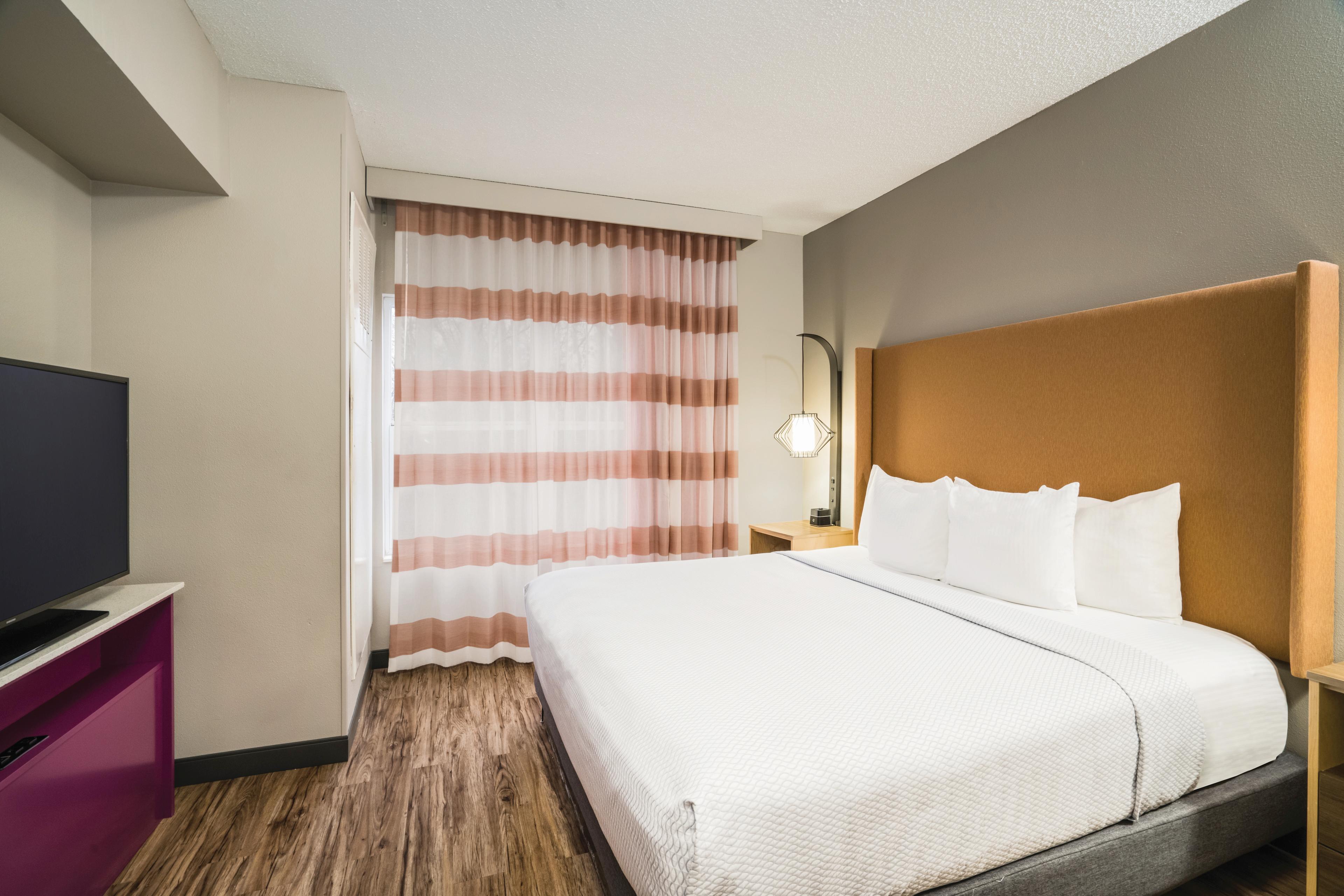 La Quinta Inn & Suites by Wyndham Chattanooga North - Hixson suite in Hixson, Tennessee