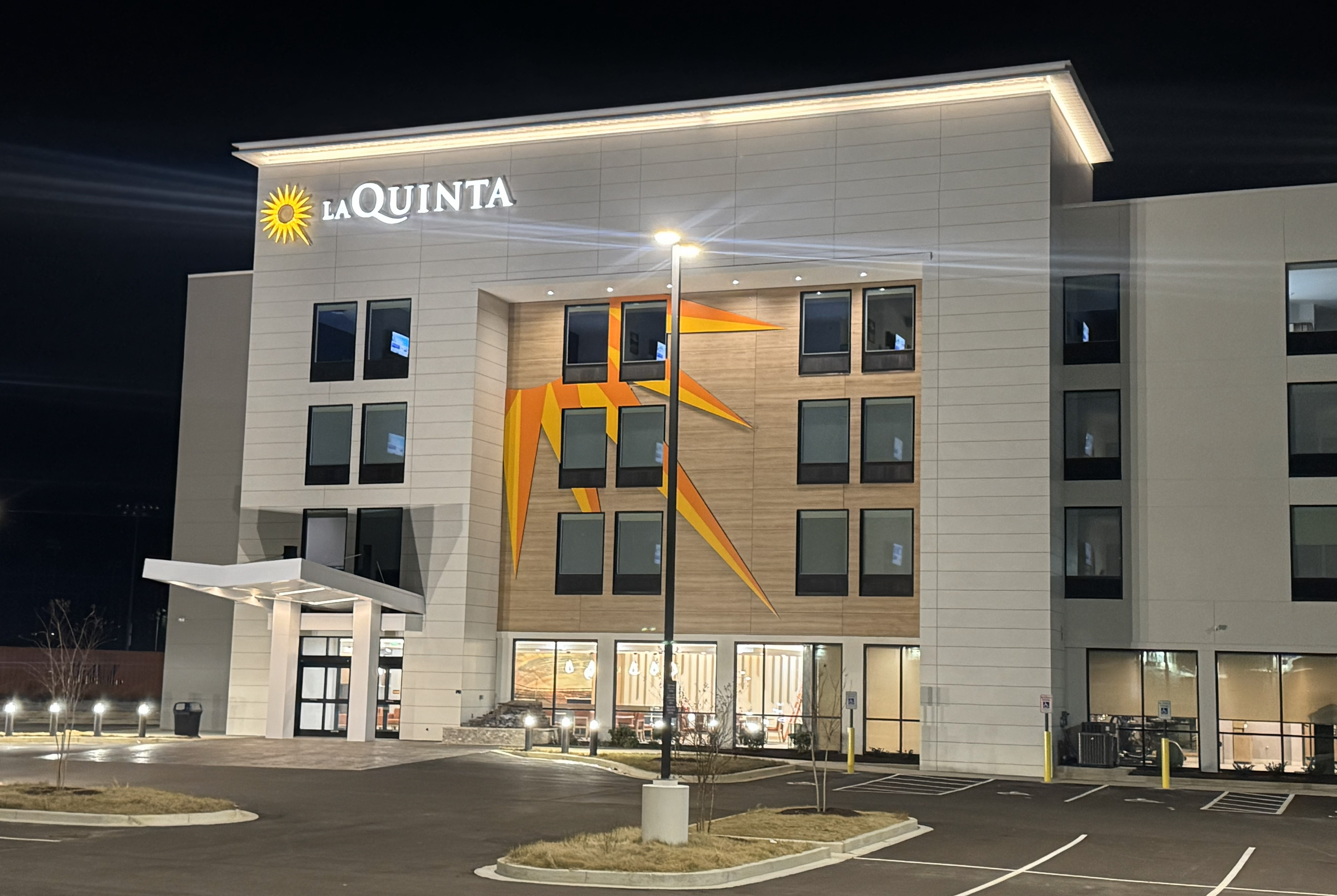 Exterior of La Quinta Inn & Suites by Wyndham Jackson hotel in Jackson, Tennessee