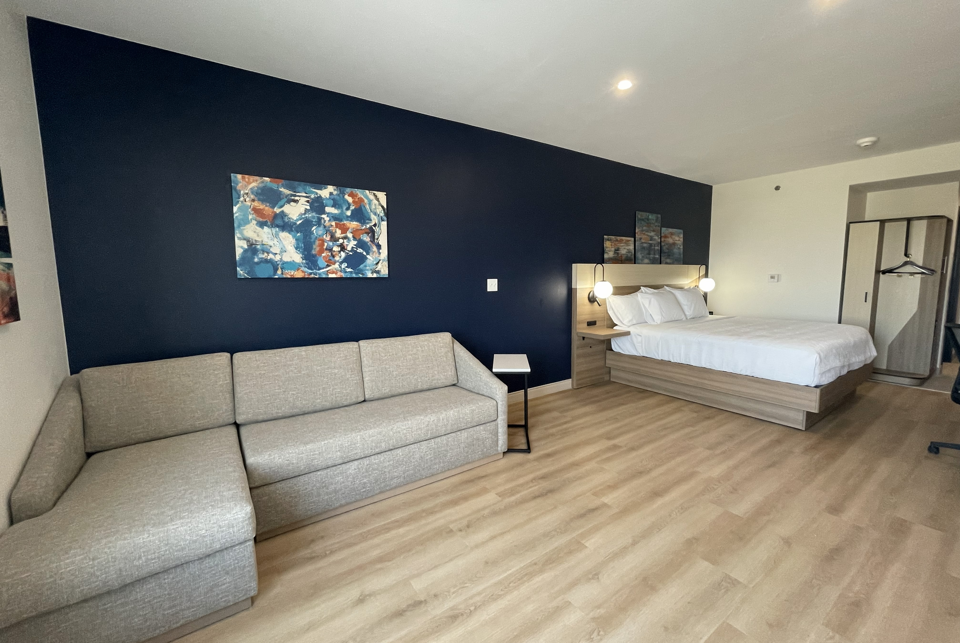 Guest room at the La Quinta Inn & Suites by Wyndham Jackson in Jackson, Tennessee