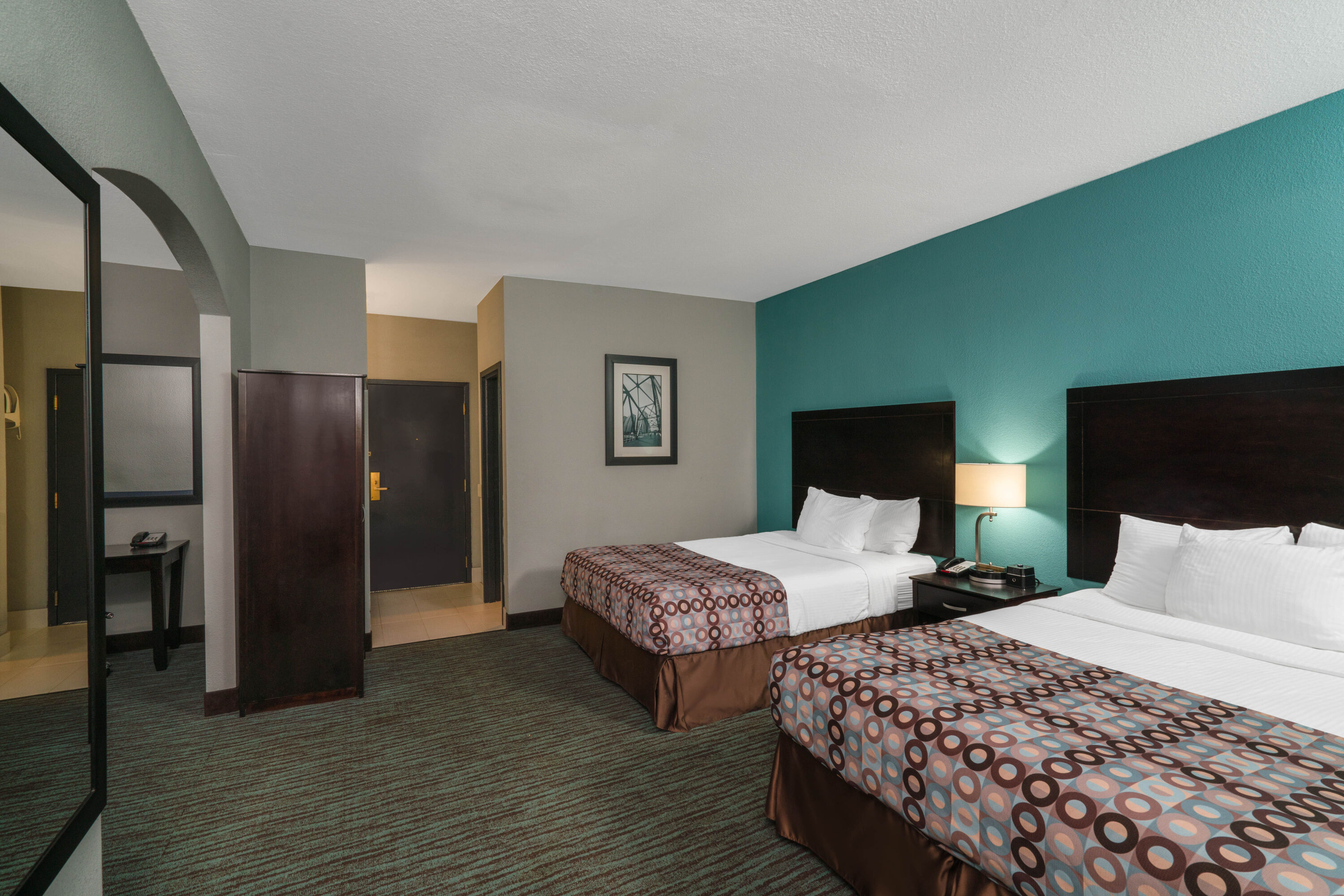 La Quinta Inn & Suites by Wyndham Knoxville East suite in Knoxville, Tennessee