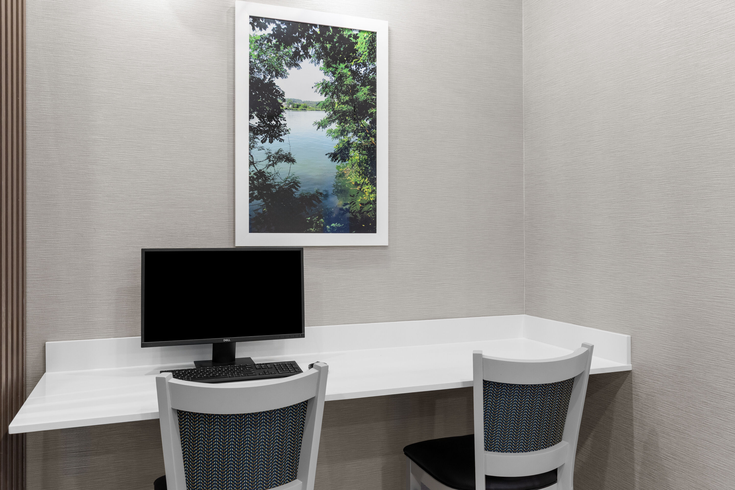 La Quinta Inn & Suites by Wyndham Knoxville West business center in Knoxville, Tennessee