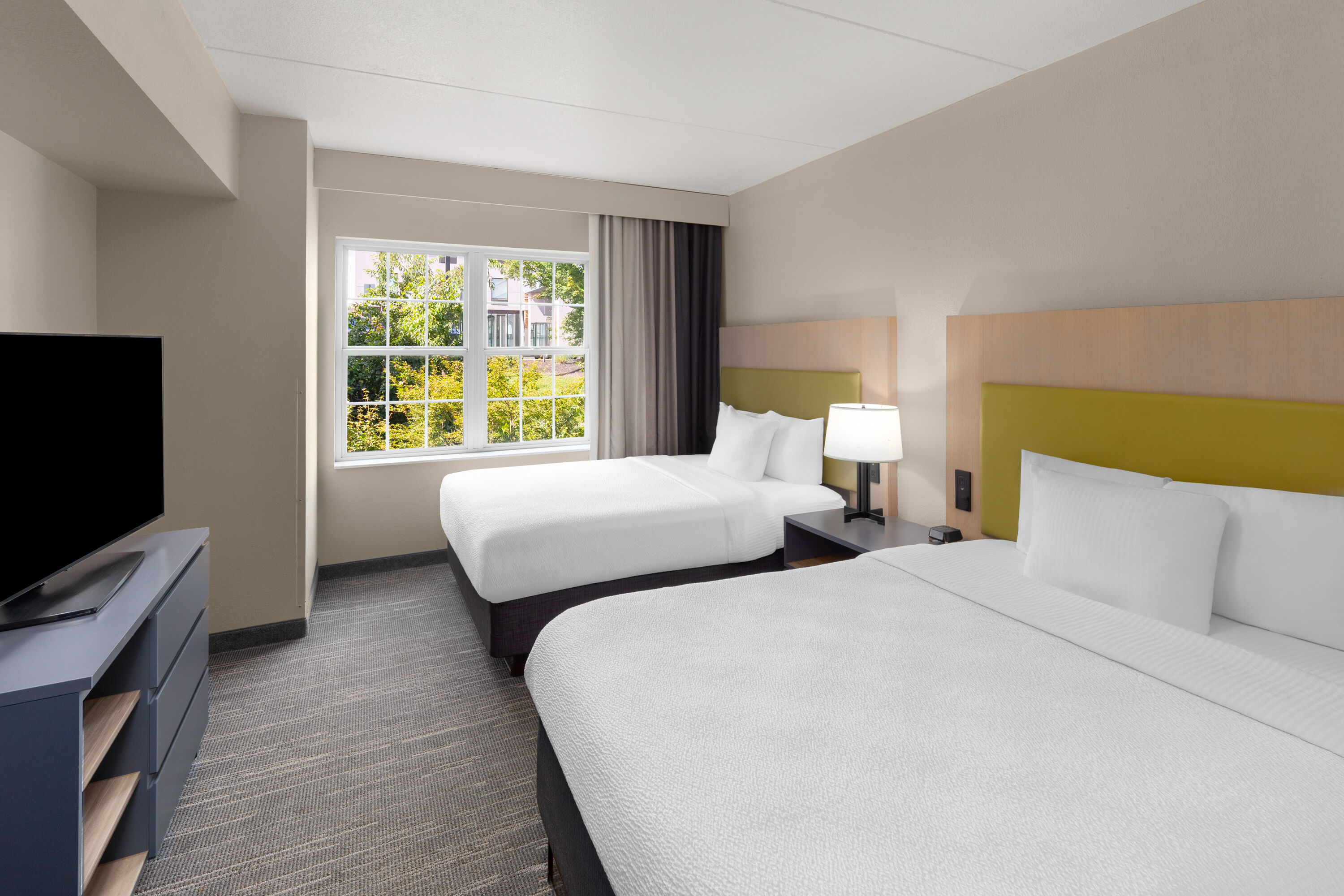 Guest room at the La Quinta Inn & Suites by Wyndham Knoxville West in Knoxville, Tennessee
