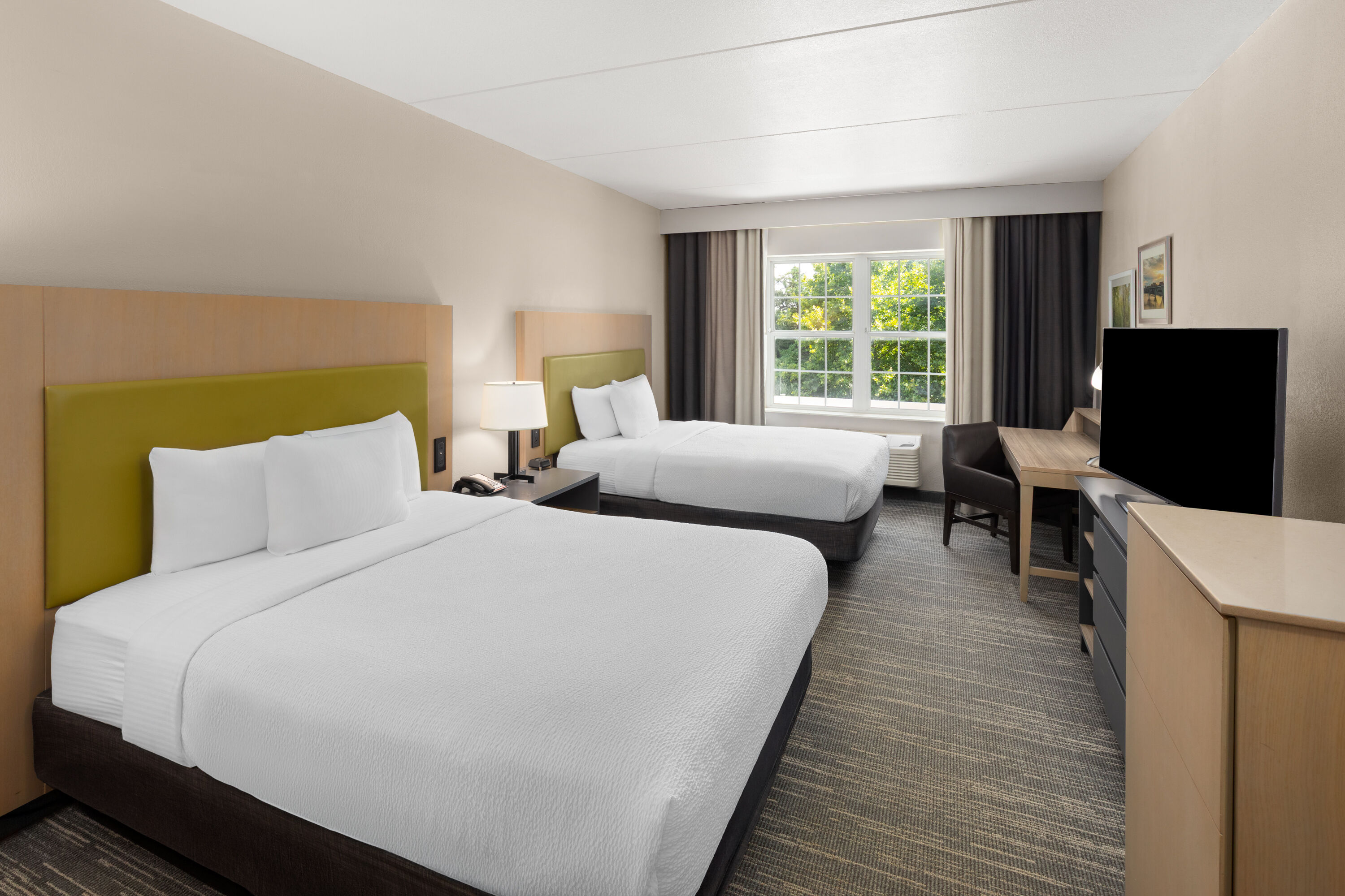 Guest room at the La Quinta Inn & Suites by Wyndham Knoxville West in Knoxville, Tennessee
