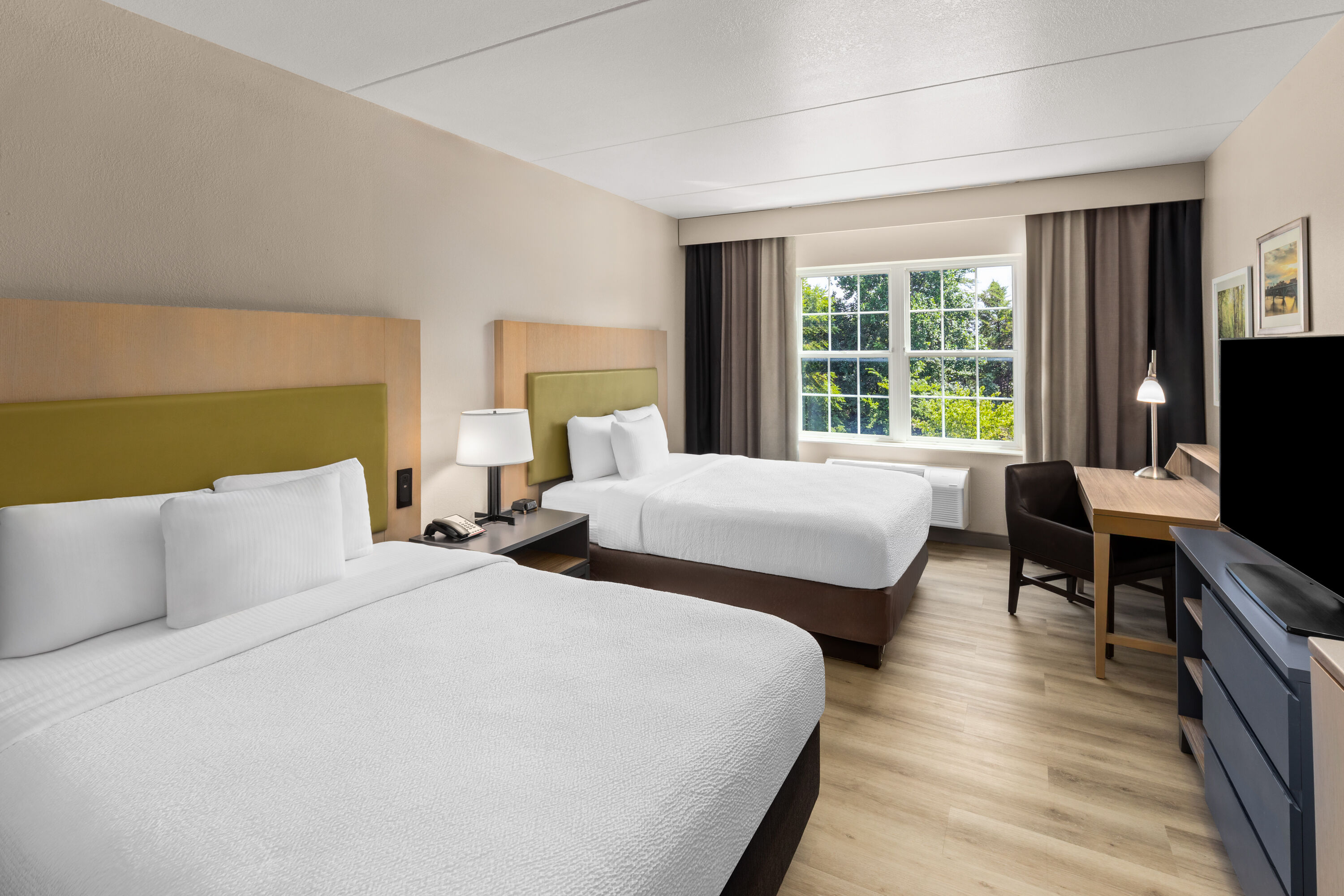 Guest room at the La Quinta Inn & Suites by Wyndham Knoxville West in Knoxville, Tennessee