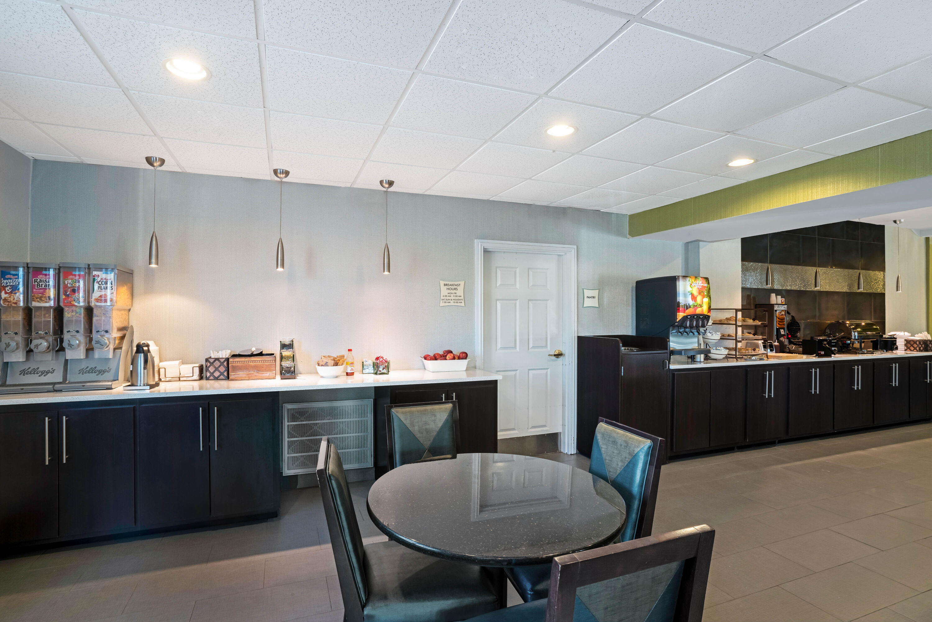 Free breakfast at La Quinta Inn & Suites by Wyndham Lebanon in Lebanon, Tennessee