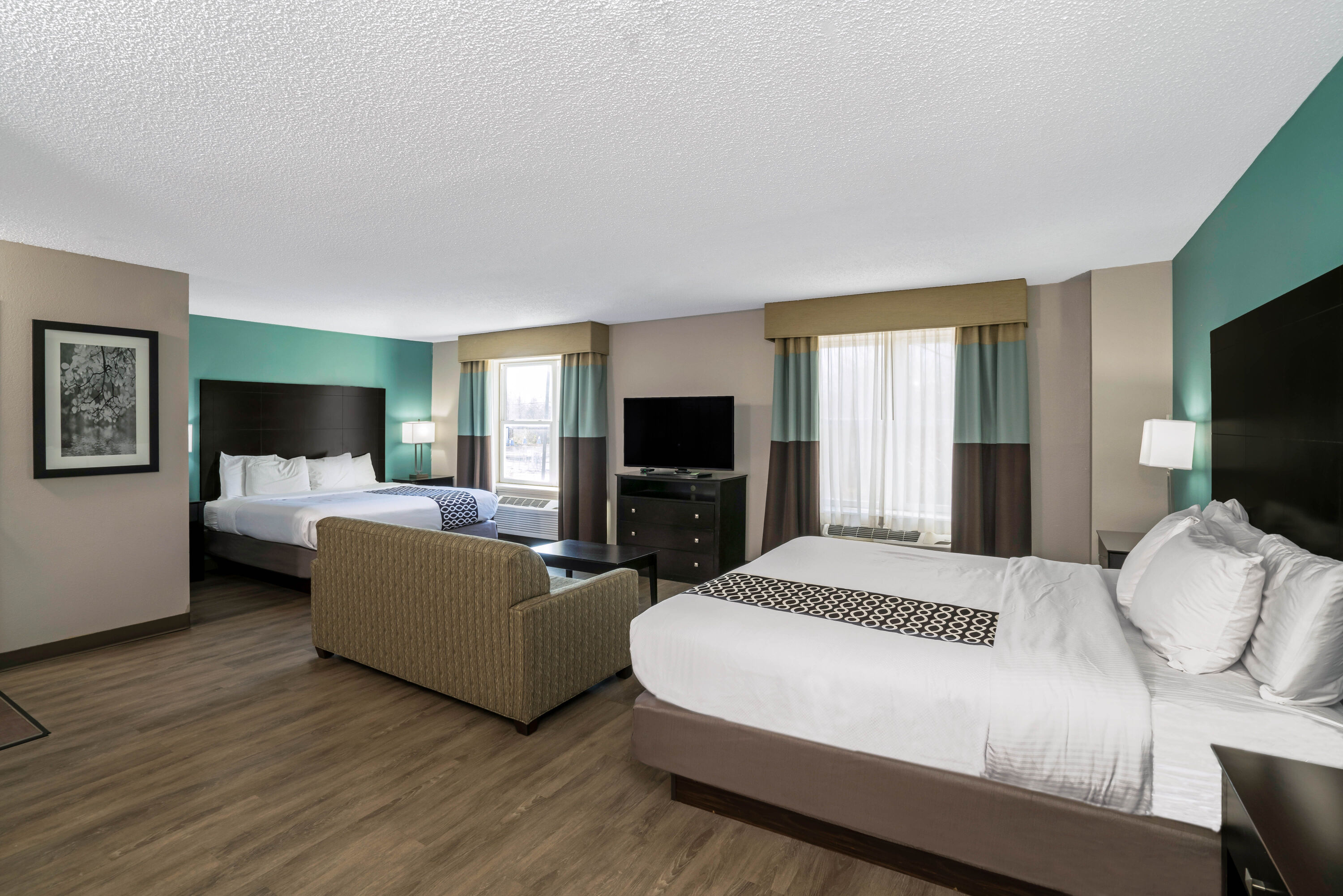 La Quinta Inn & Suites by Wyndham Lebanon suite in Lebanon, Tennessee