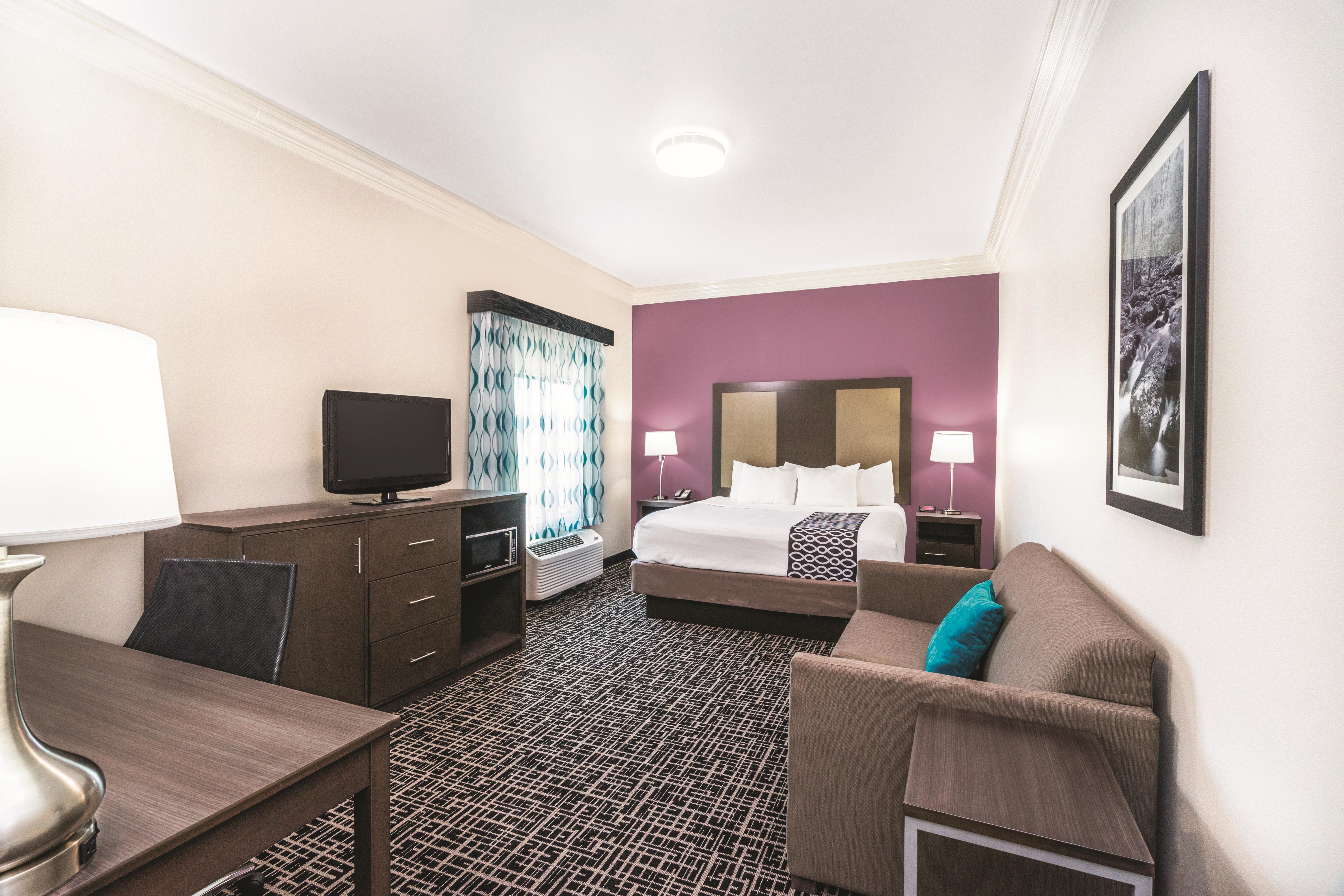 La Quinta Inn & Suites by Wyndham Loudon Loudon, TN Hotels