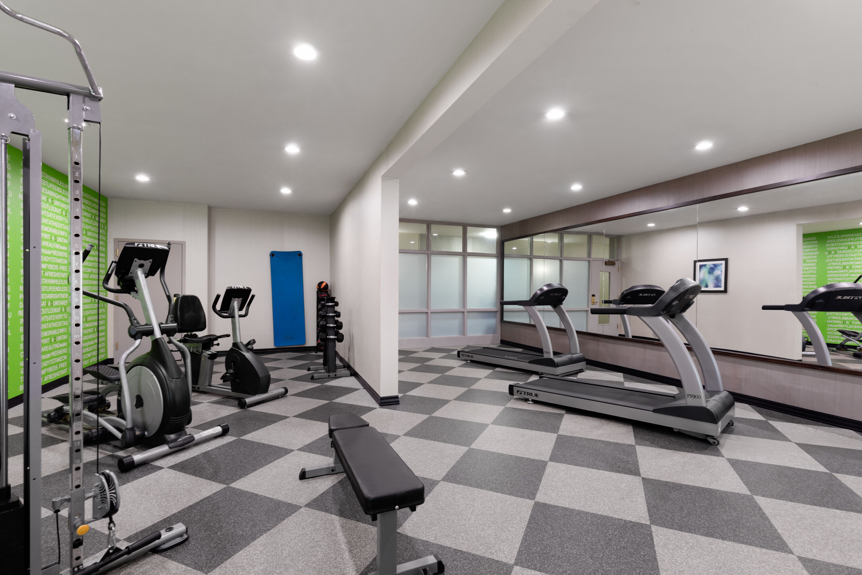 Fitness room at La Quinta Inn & Suites by Wyndham Loudon in Loudon, Tennessee