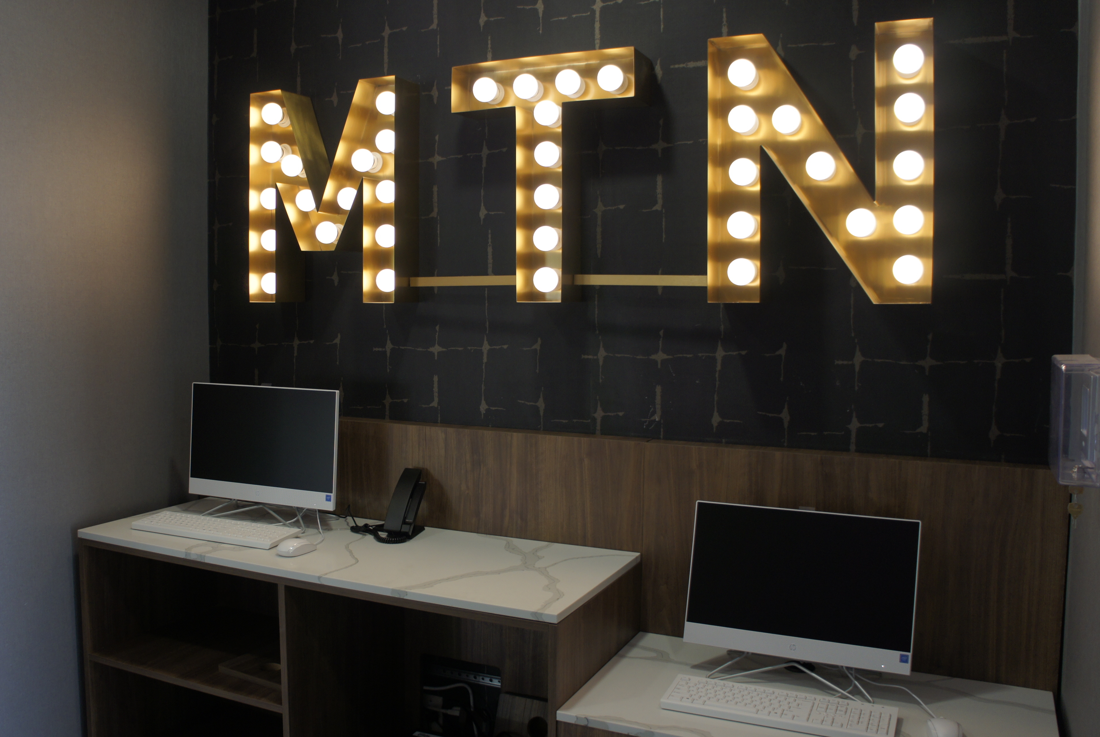 La Quinta Inn & Suites by Wyndham Manchester / Arnold AFB business center in Manchester, Tennessee