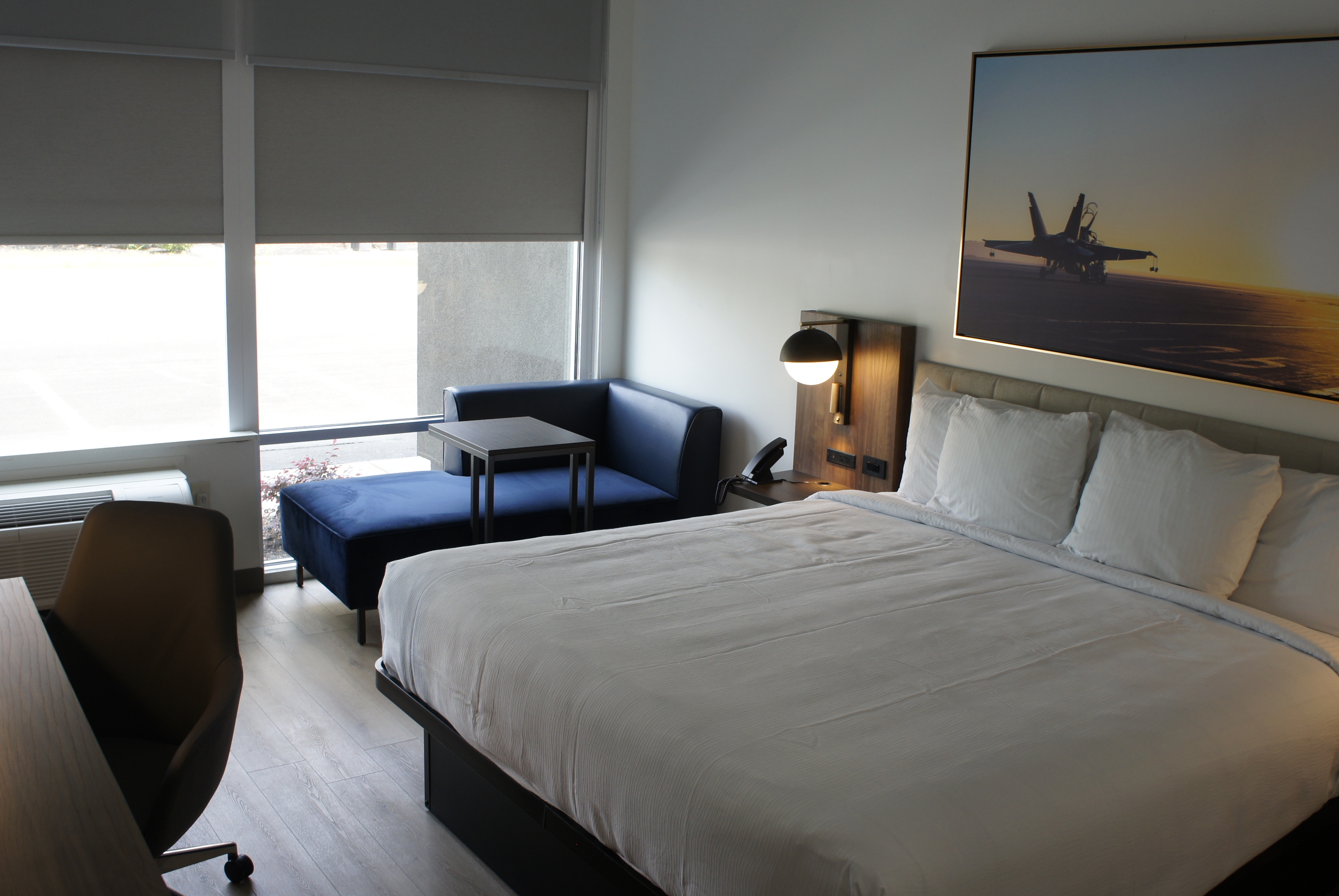 Guest room at the La Quinta Inn & Suites by Wyndham Manchester / Arnold AFB in Manchester, Tennessee