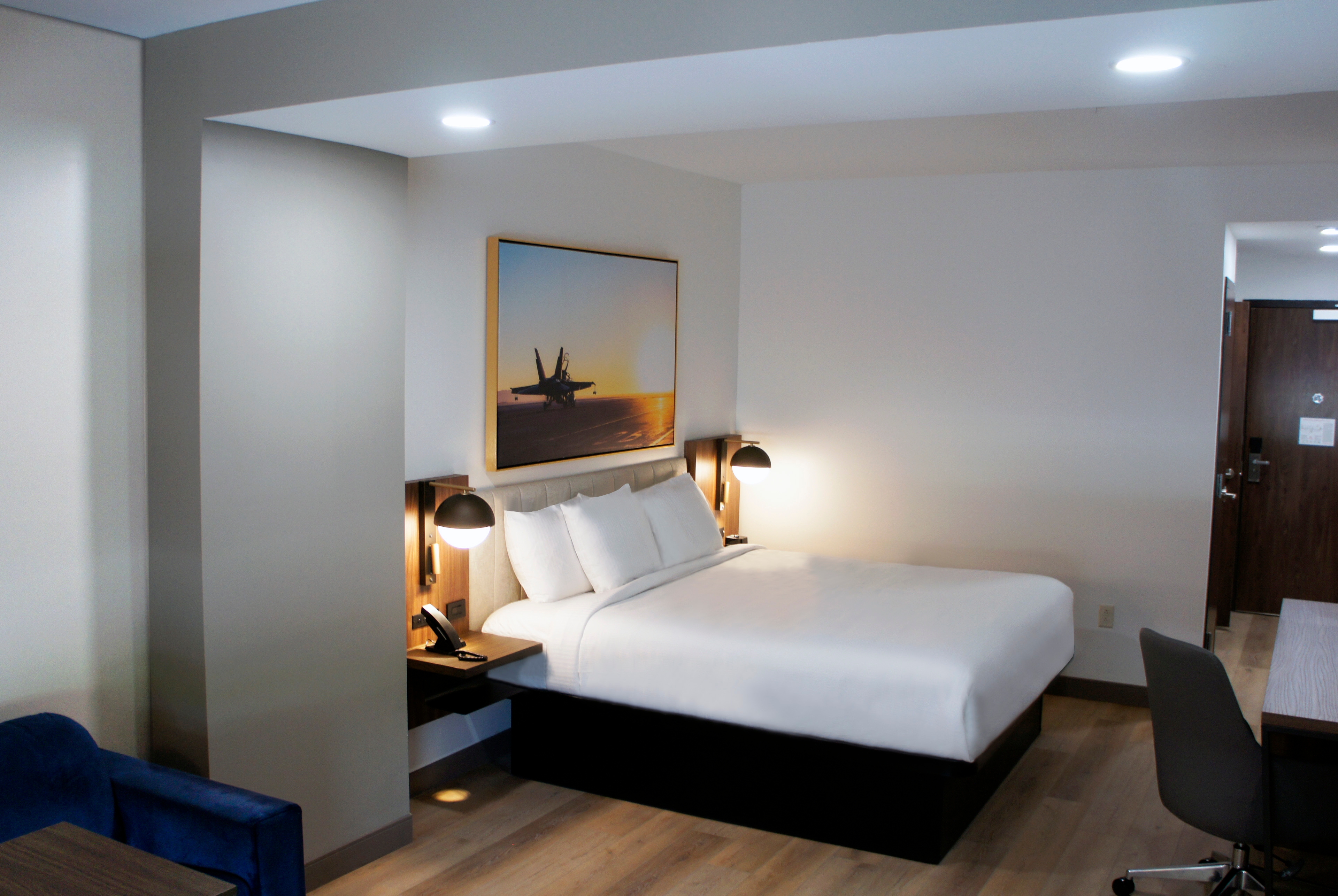 Guest room at the La Quinta Inn & Suites by Wyndham Manchester / Arnold AFB in Manchester, Tennessee