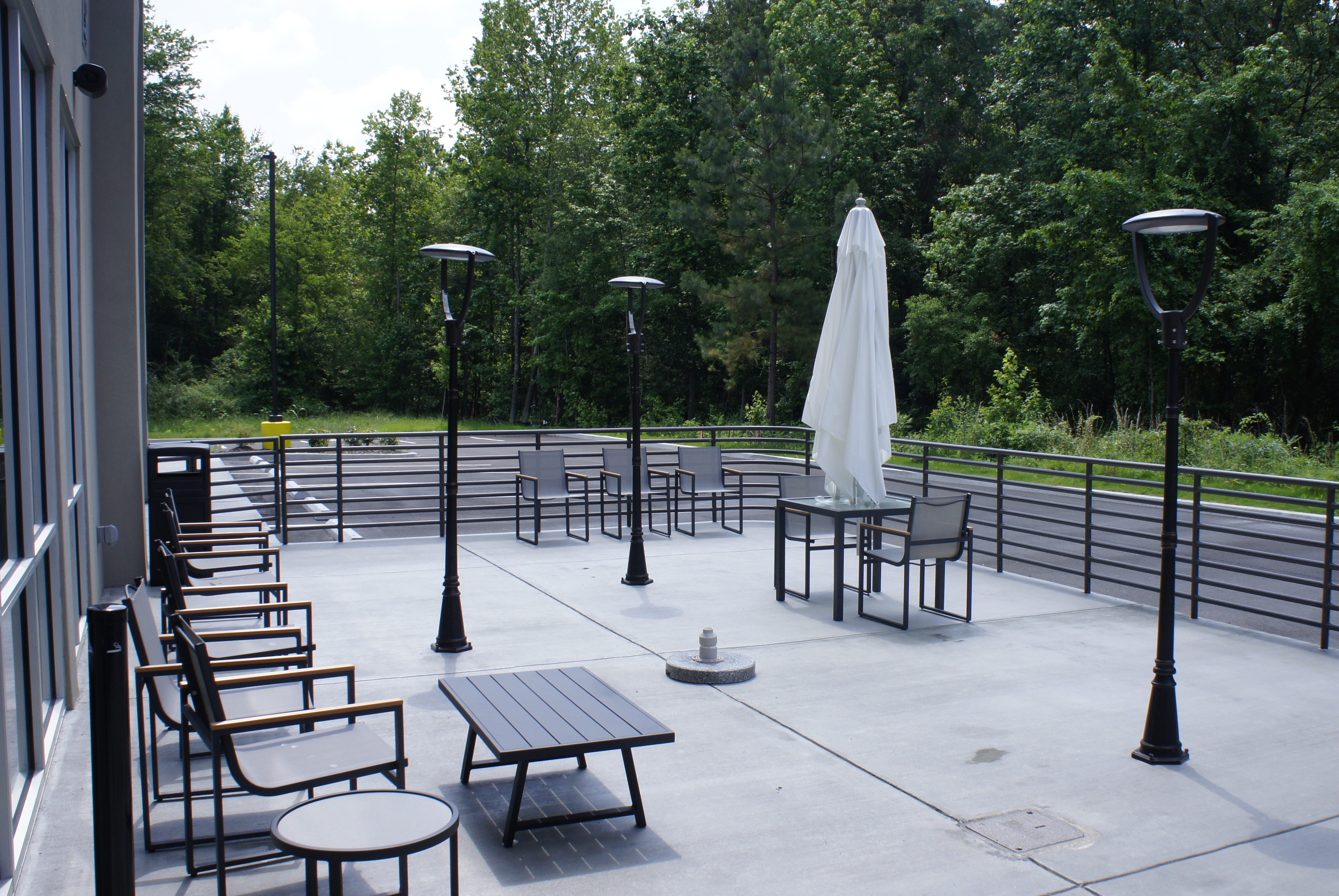 Courtyard at La Quinta Inn & Suites by Wyndham Manchester / Arnold AFB in Manchester, Tennessee