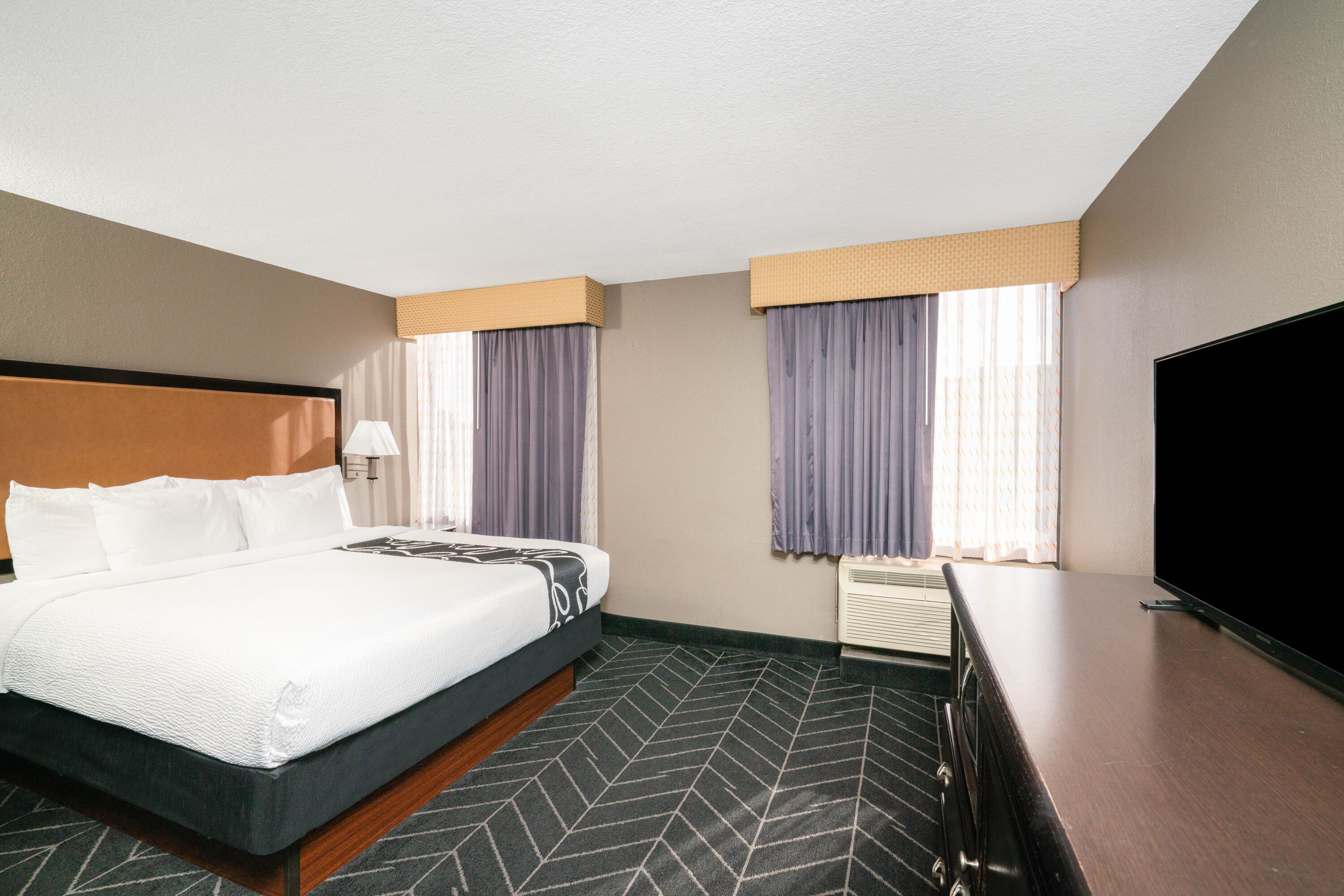La Quinta Inn & Suites by Wyndham Memphis Airport Graceland suite in Memphis, Tennessee