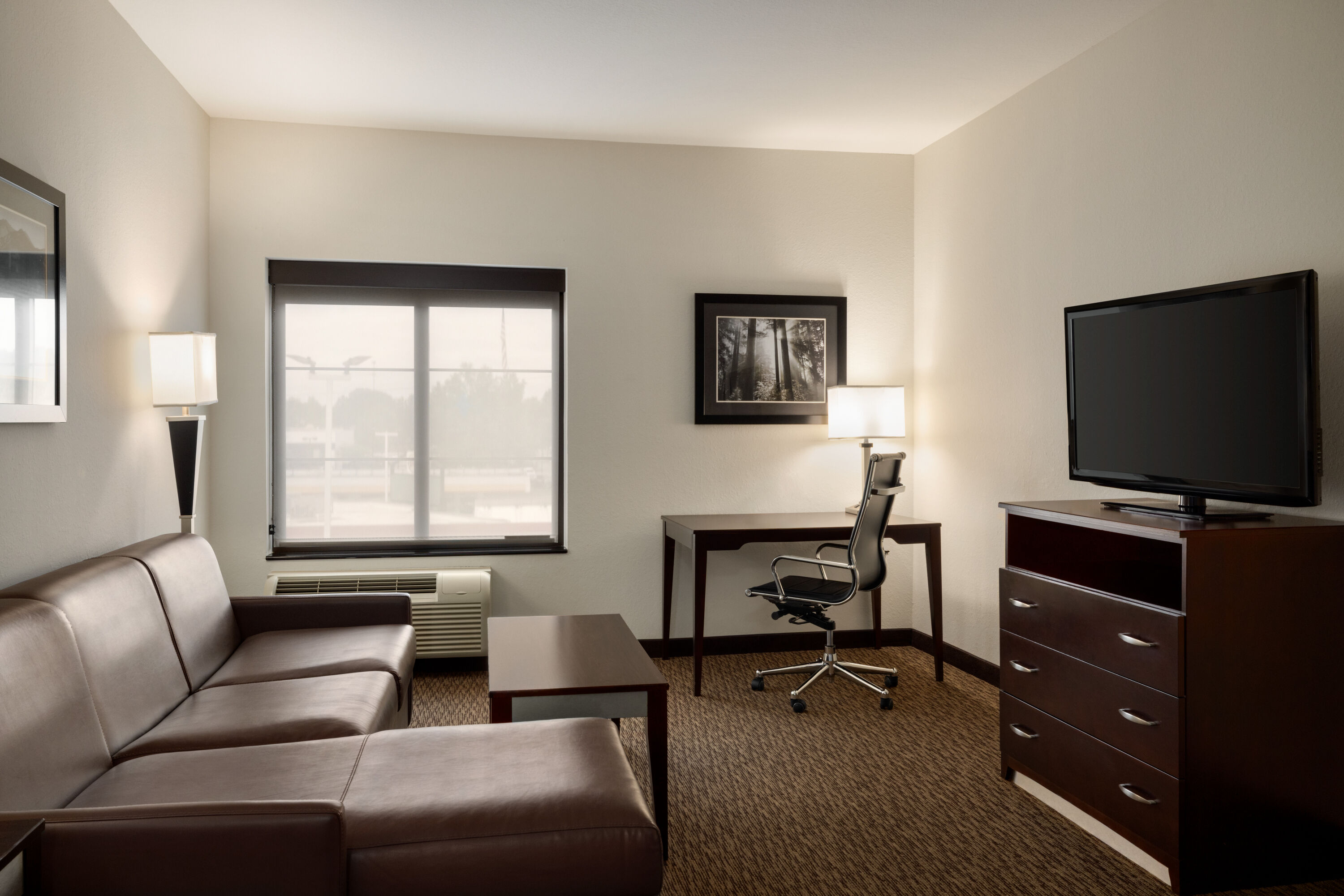 La Quinta Inn & Suites by Wyndham Memphis Wolfchase suite in Memphis, Tennessee