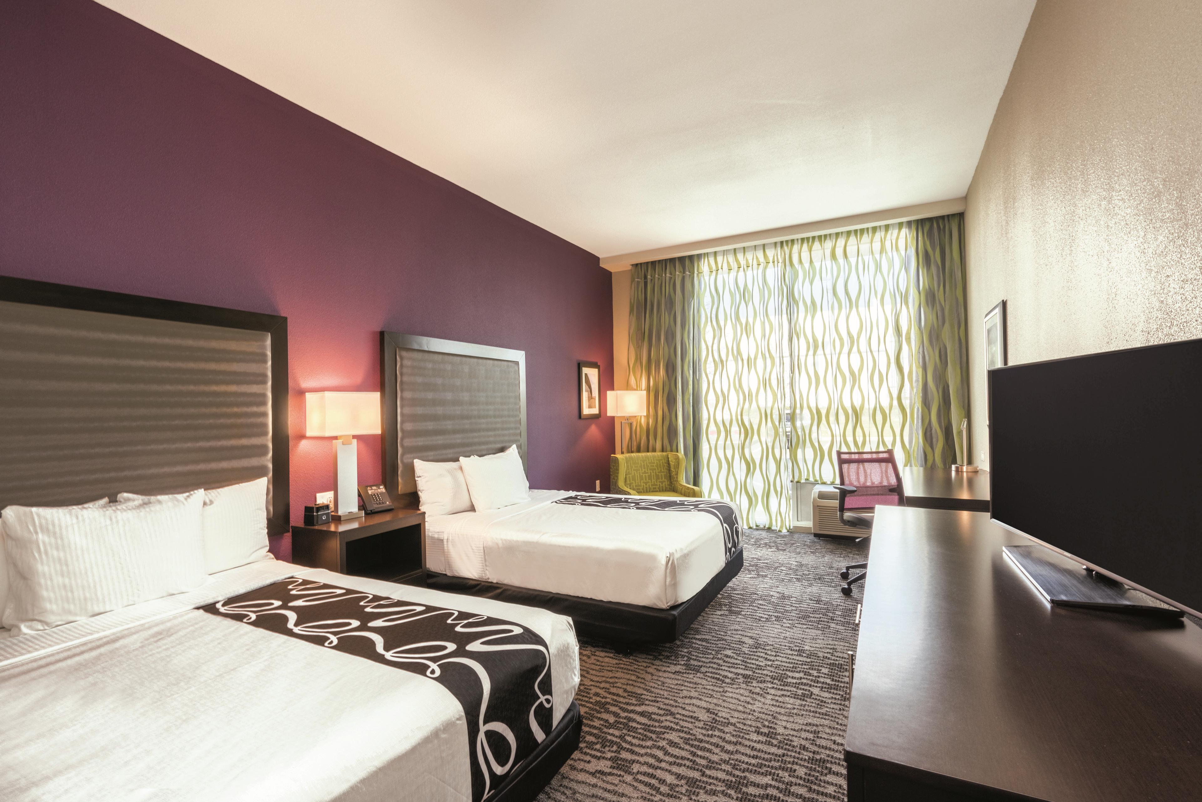 Guest room at the La Quinta Inn & Suites by Wyndham Memphis Downtown in Memphis, Tennessee