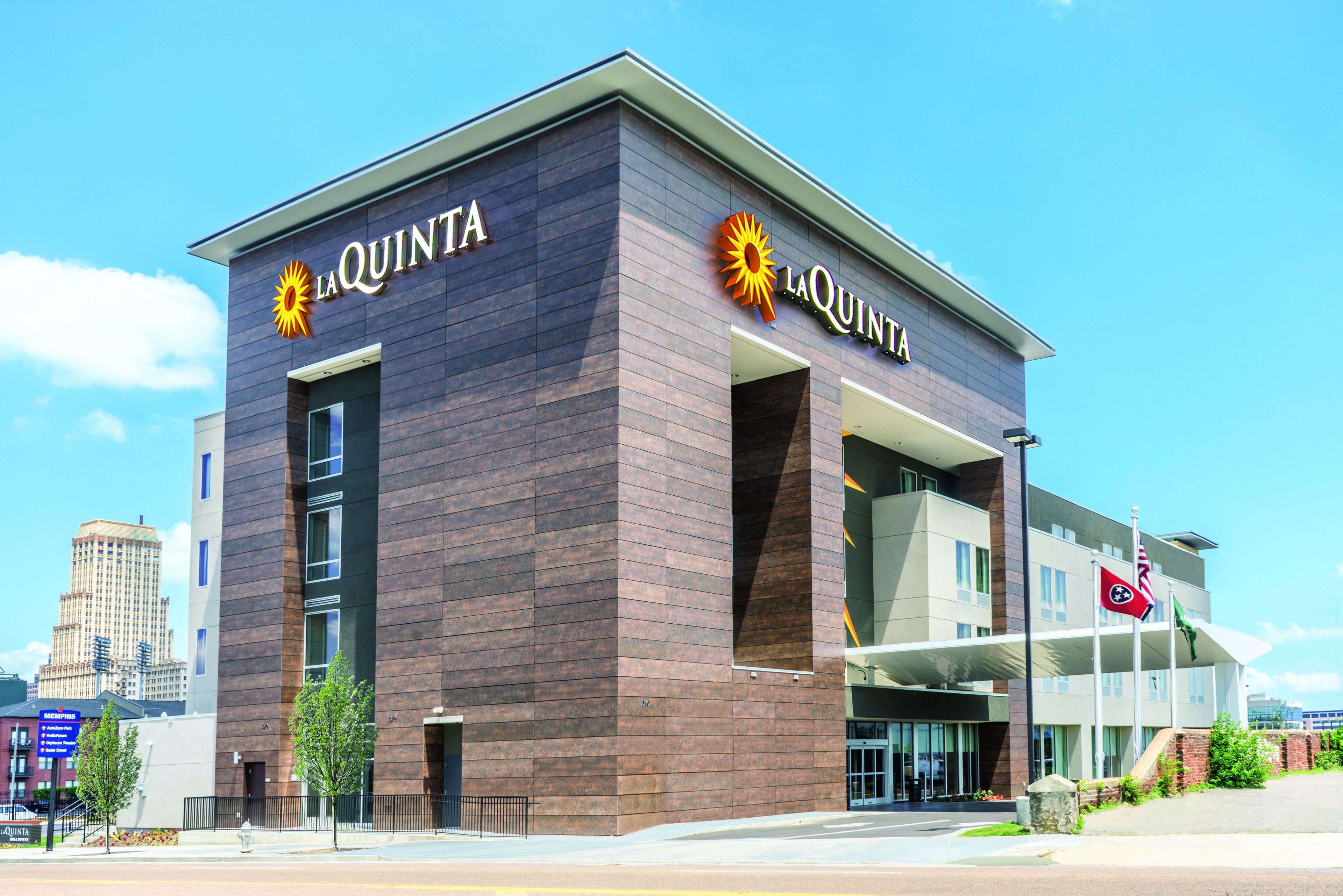 Exterior of La Quinta Inn & Suites by Wyndham Memphis Downtown hotel in Memphis, Tennessee