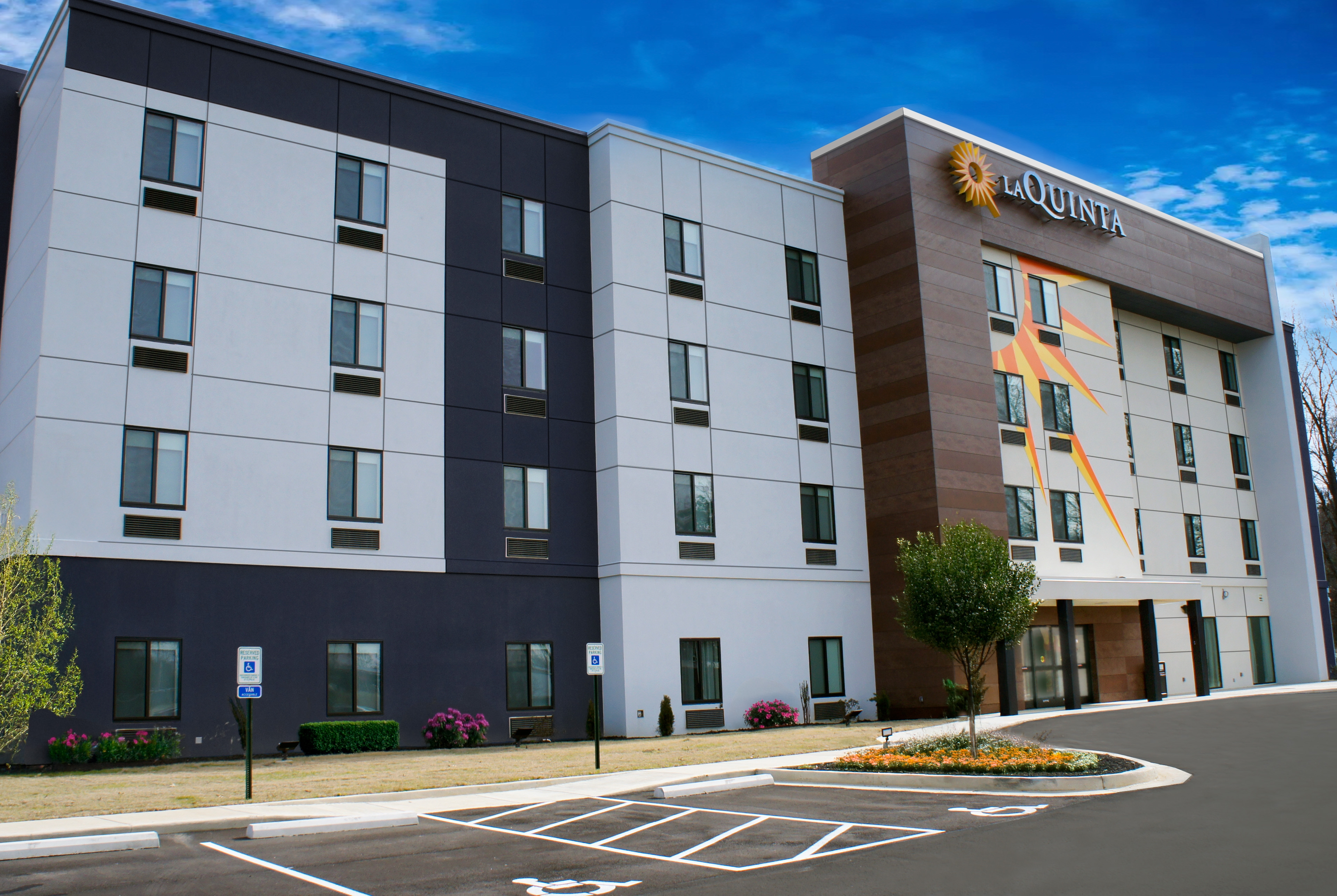 Exterior of La Quinta Inn & Suites by Wyndham Memphis East hotel in Memphis, Tennessee