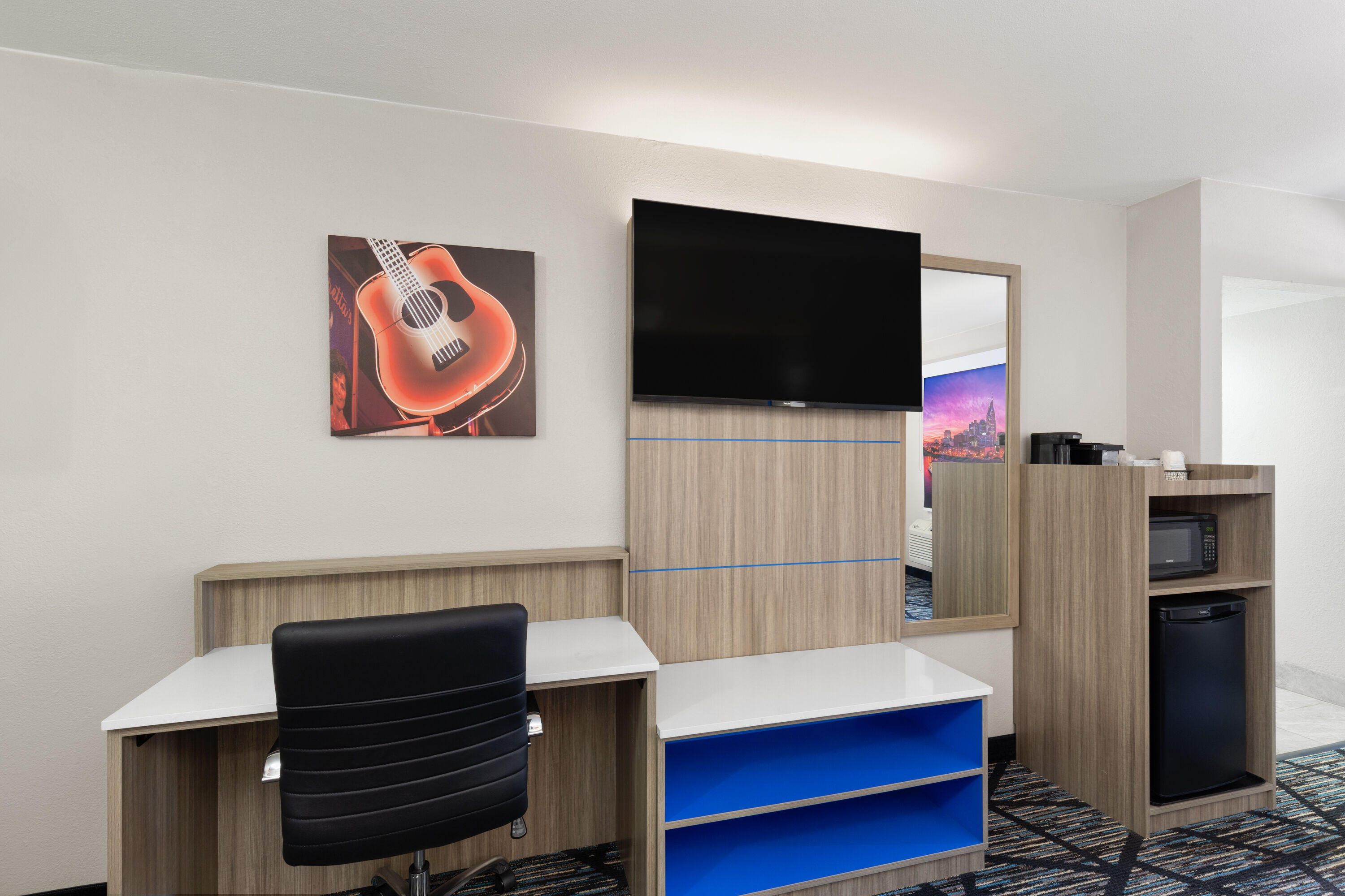 Guest room at the La Quinta Inn by Wyndham Nashville South in Nashville, Tennessee