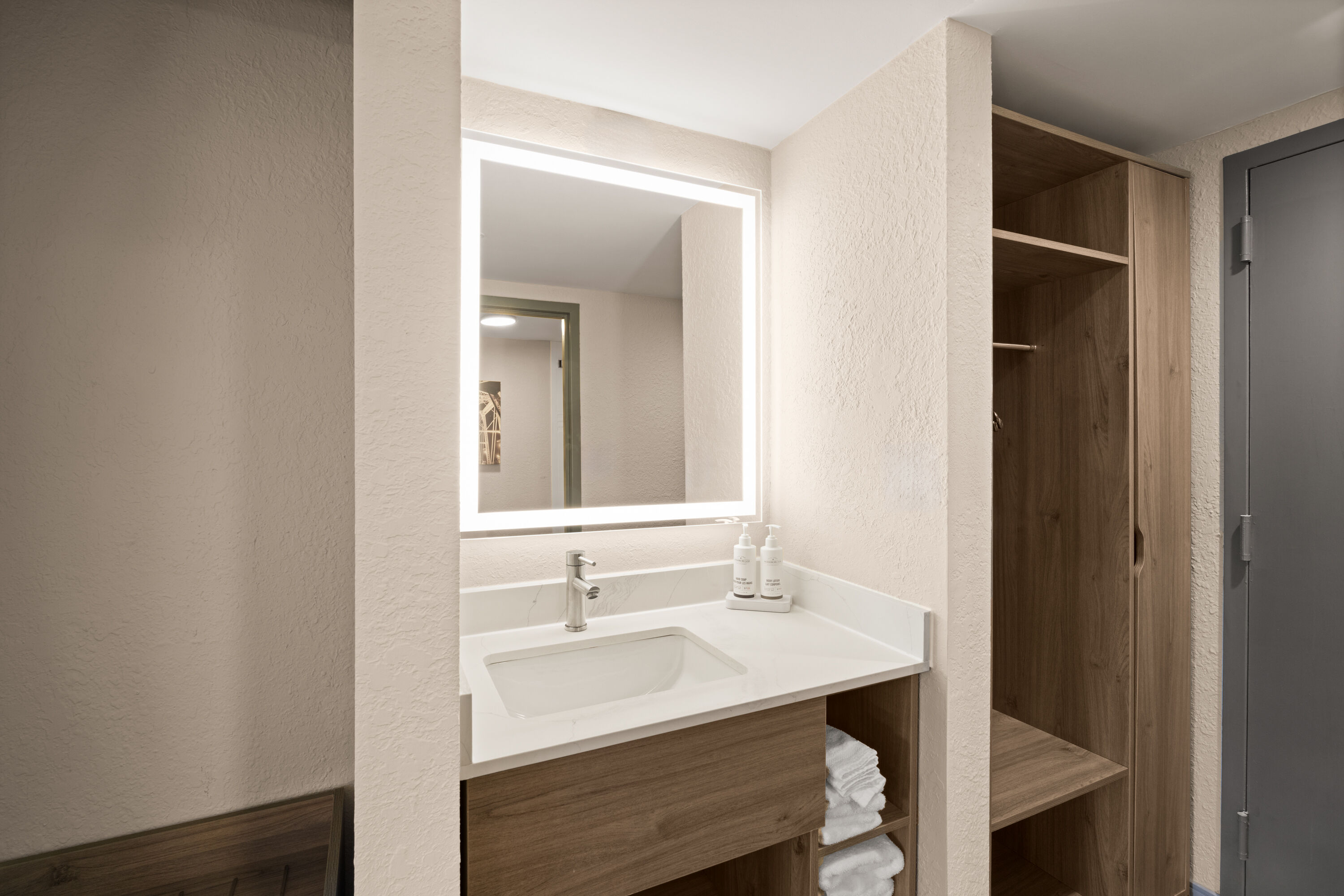 Guest room bath at the La Quinta Inn & Suites by Wyndham Nashville Airport/Opryland in Nashville, Tennessee