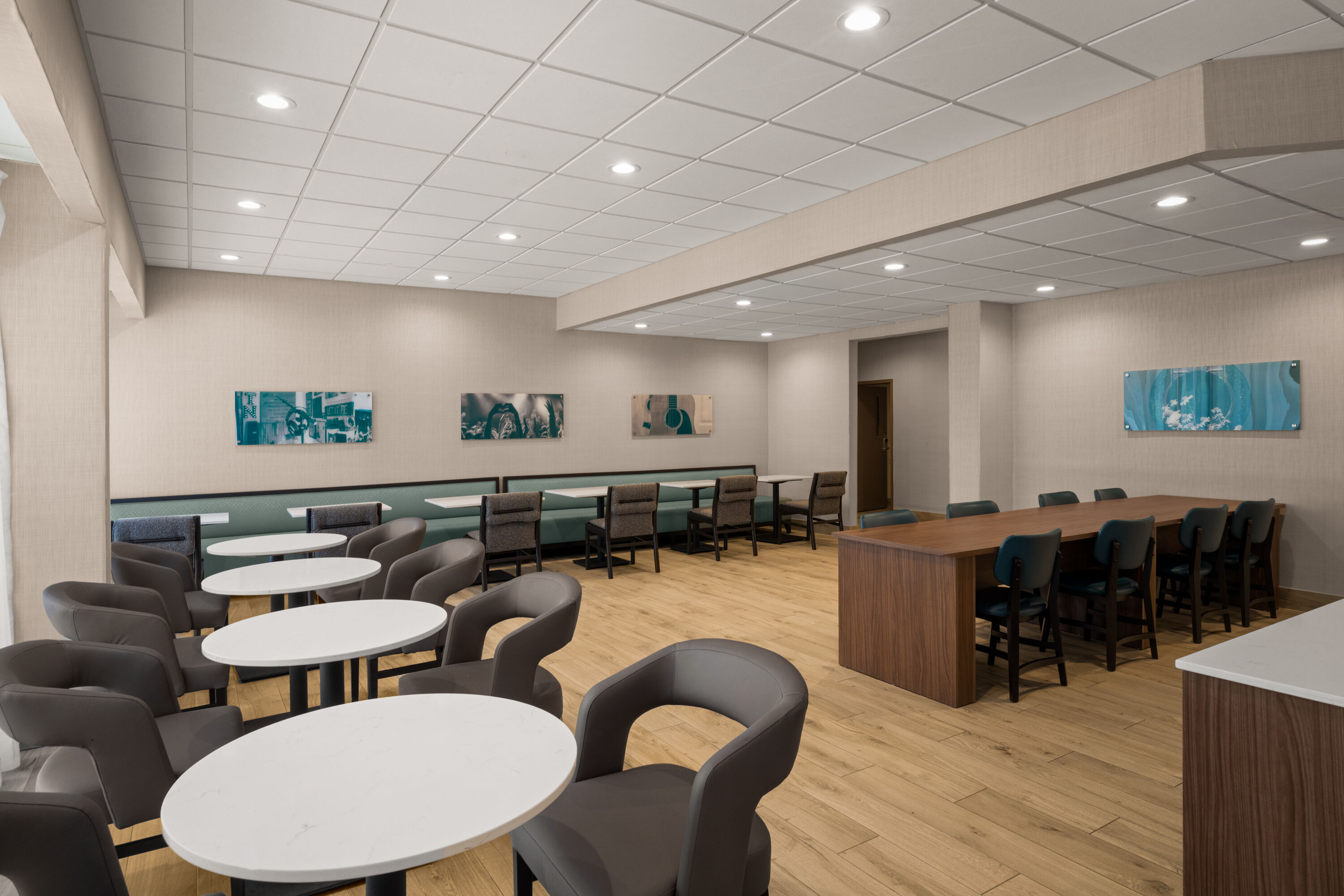 Free breakfast at La Quinta Inn & Suites by Wyndham Nashville Airport/Opryland in Nashville, Tennessee