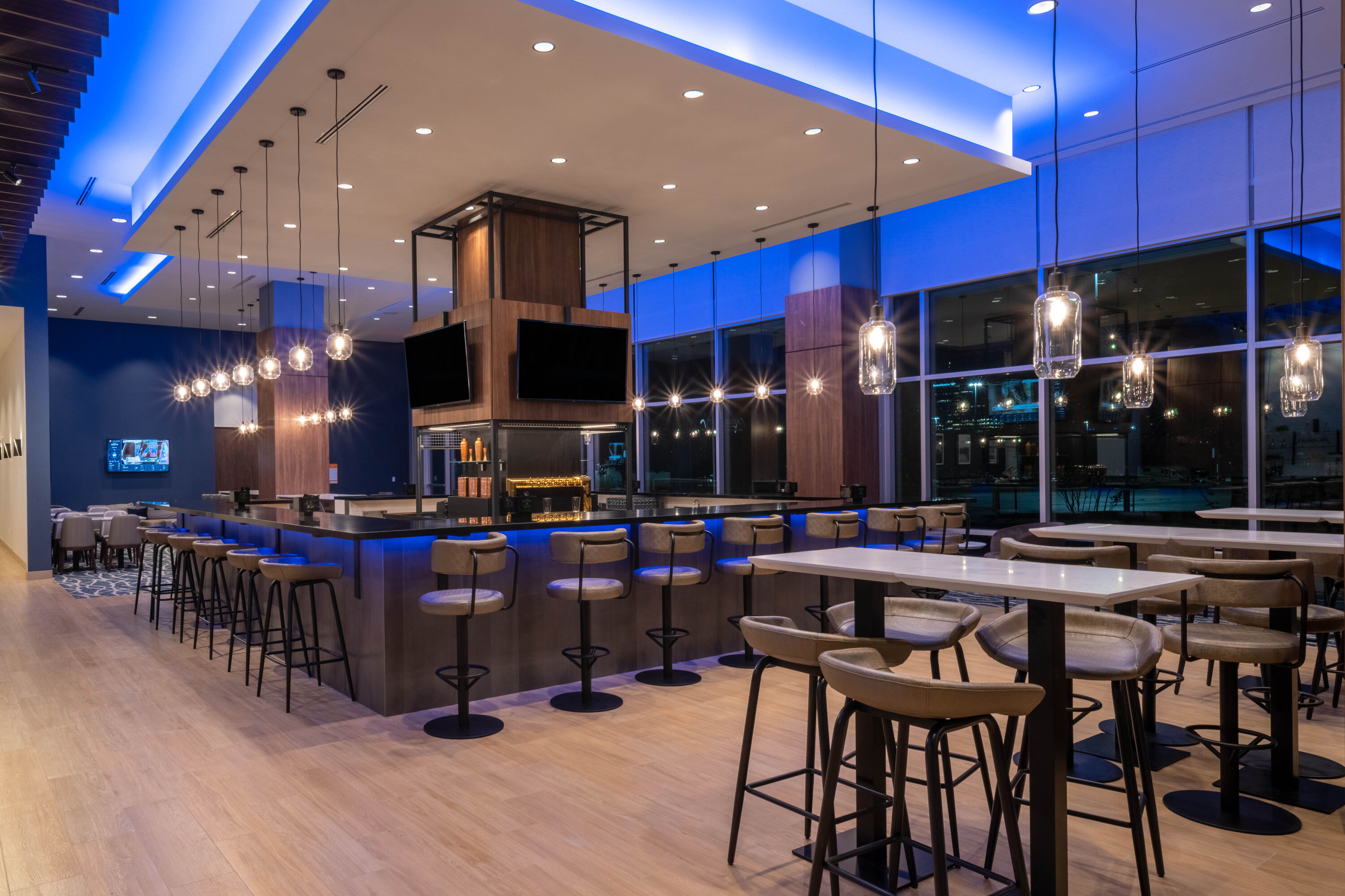 Bar at La Quinta Inn & Suites by Wyndham Nashville Downtown/Stadium in Nashville, Tennessee