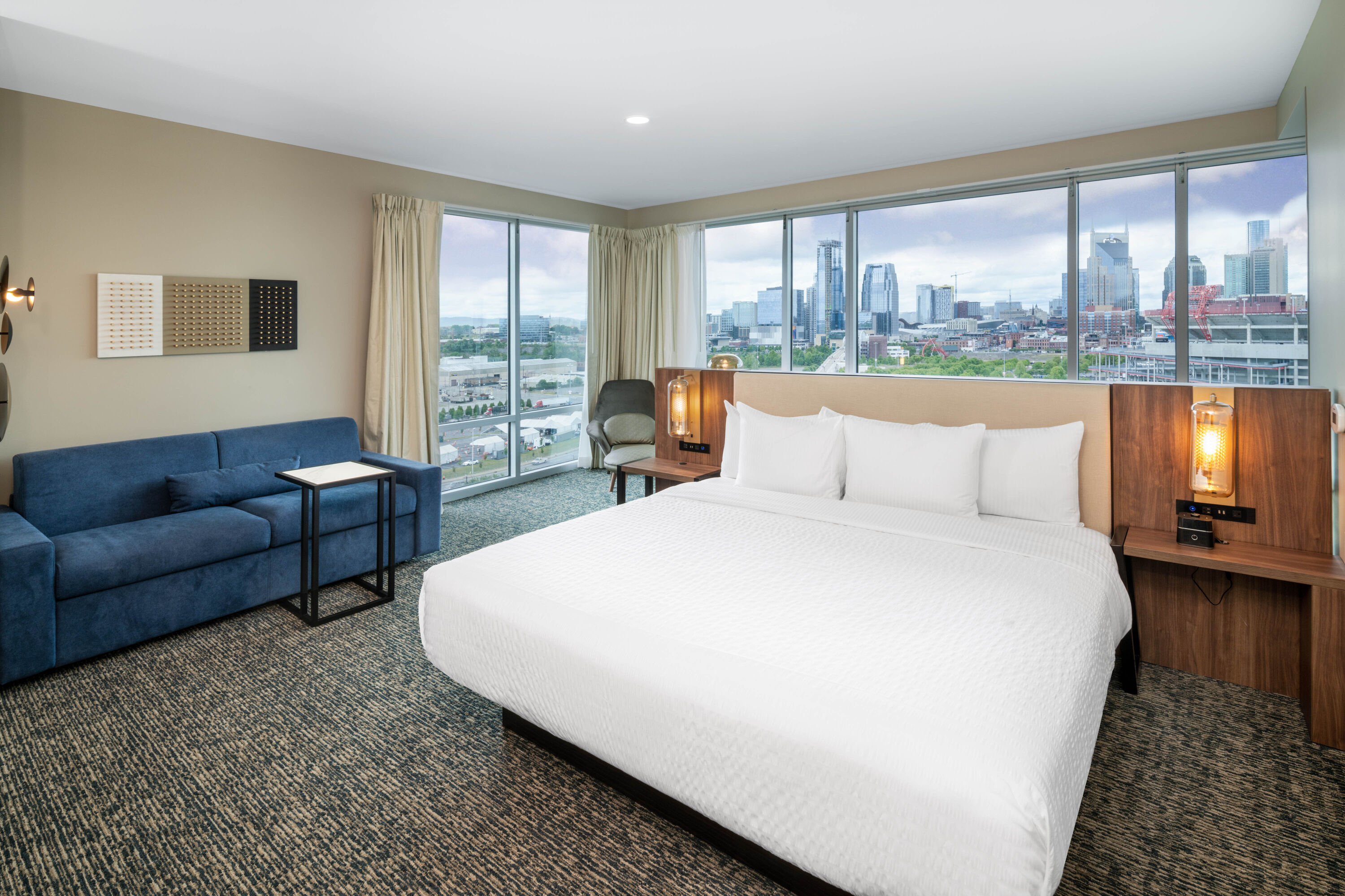 La Quinta Inn & Suites by Wyndham Nashville Downtown/Stadium suite in Nashville, Tennessee