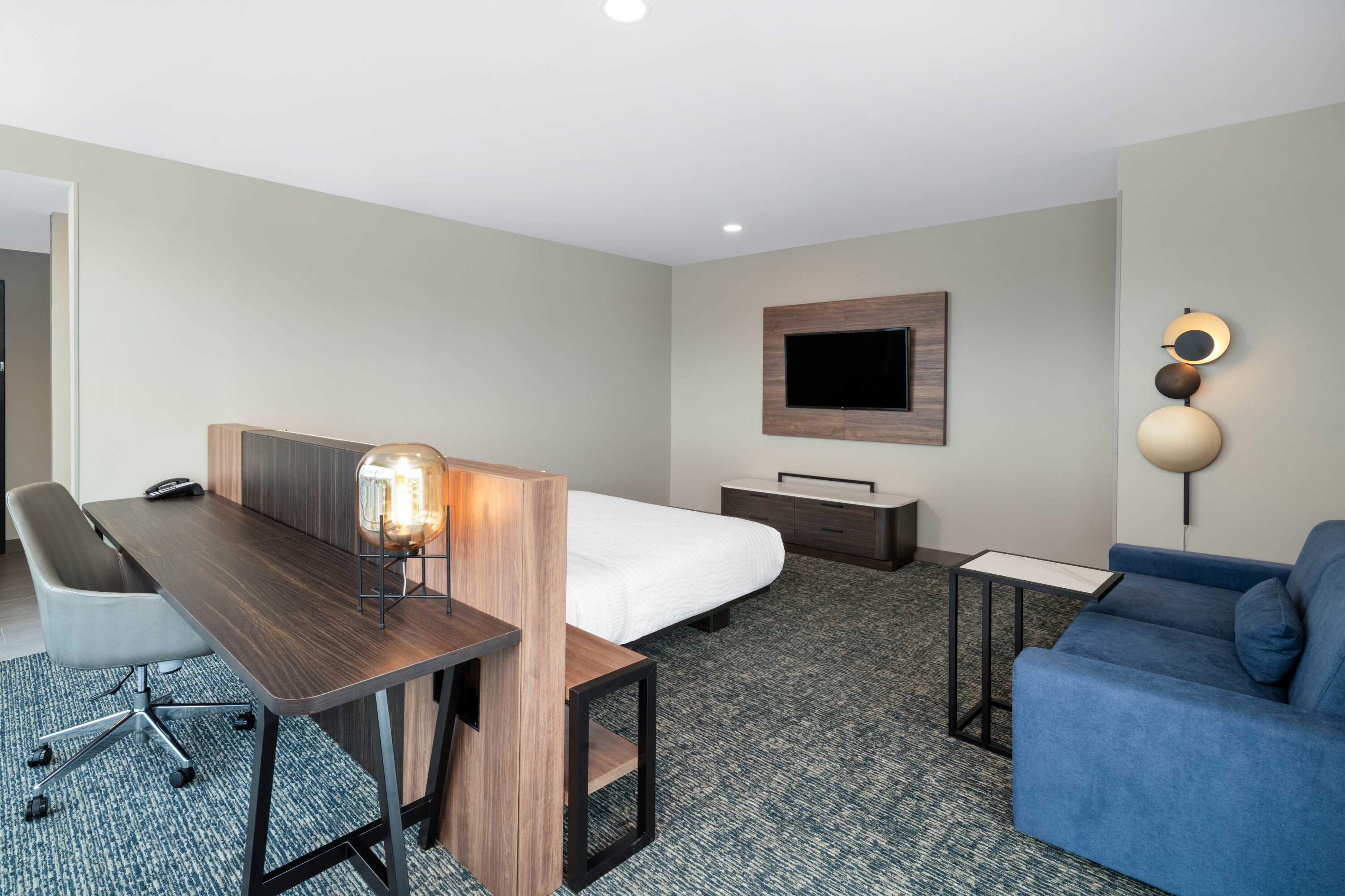 La Quinta Inn & Suites by Wyndham Nashville Downtown/Stadium suite in Nashville, Tennessee