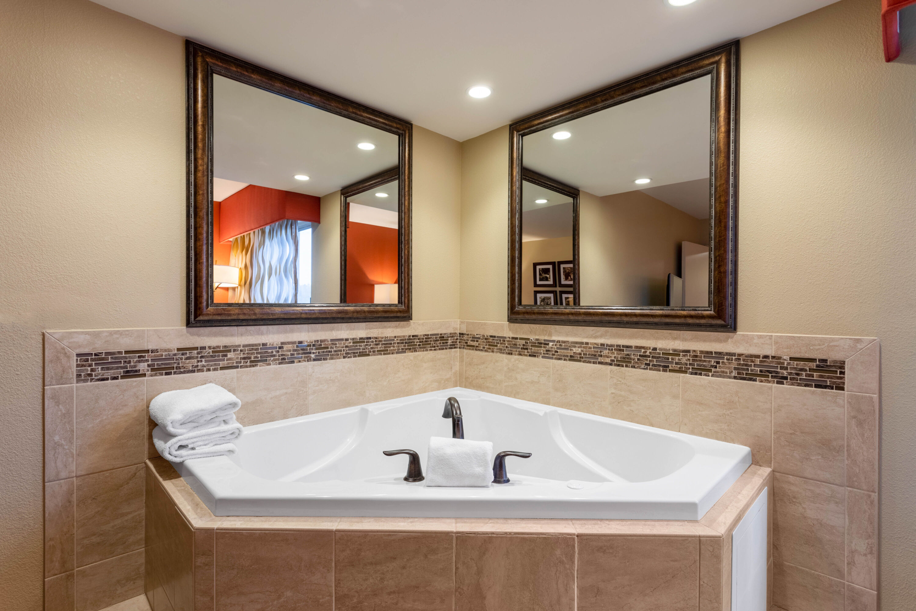La Quinta Inn & Suites by Wyndham Pigeon Forge suite in Pigeon Forge, Tennessee