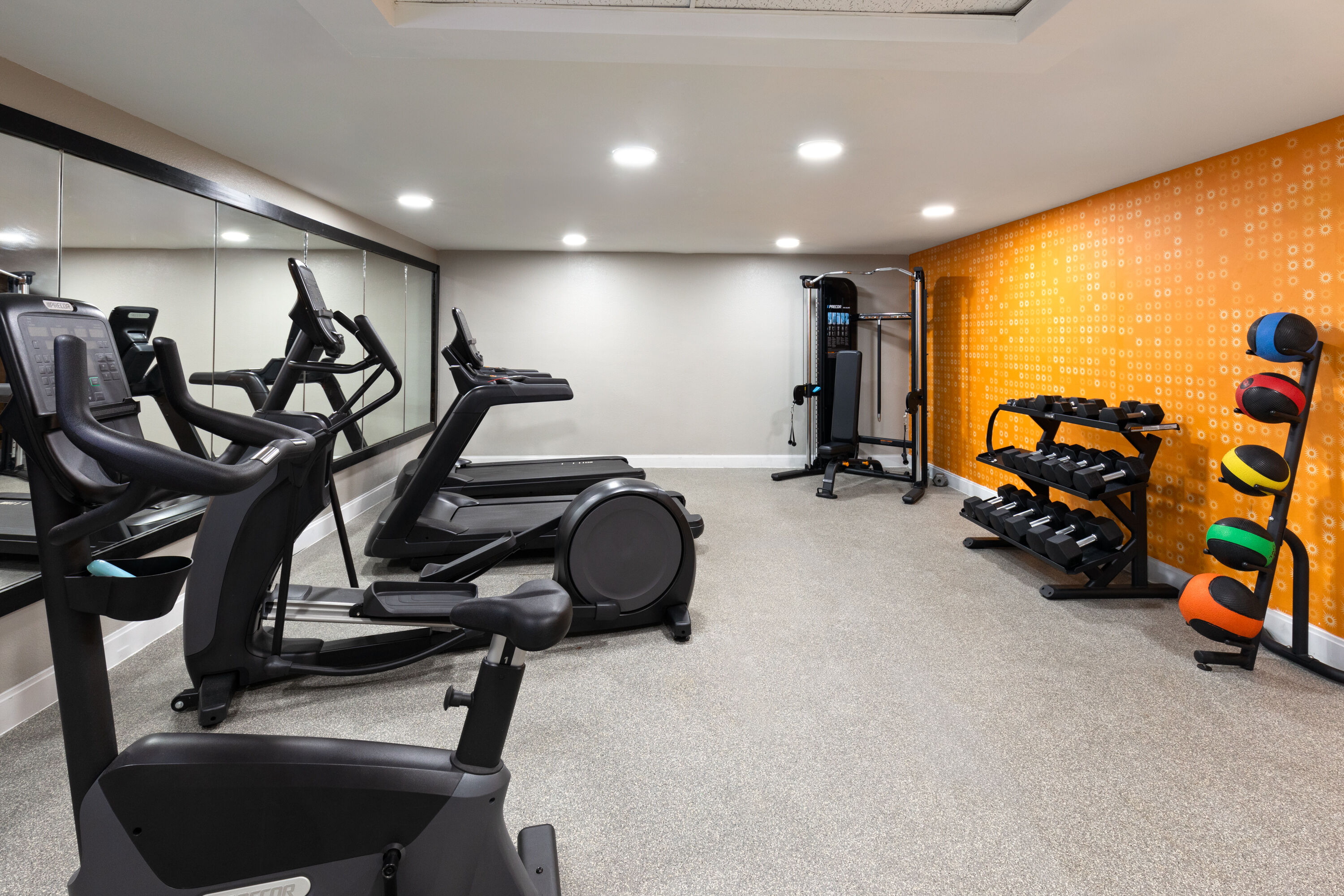 Fitness room at La Quinta Inn & Suites by Wyndham Sevierville / Kodak in Sevierville, Tennessee